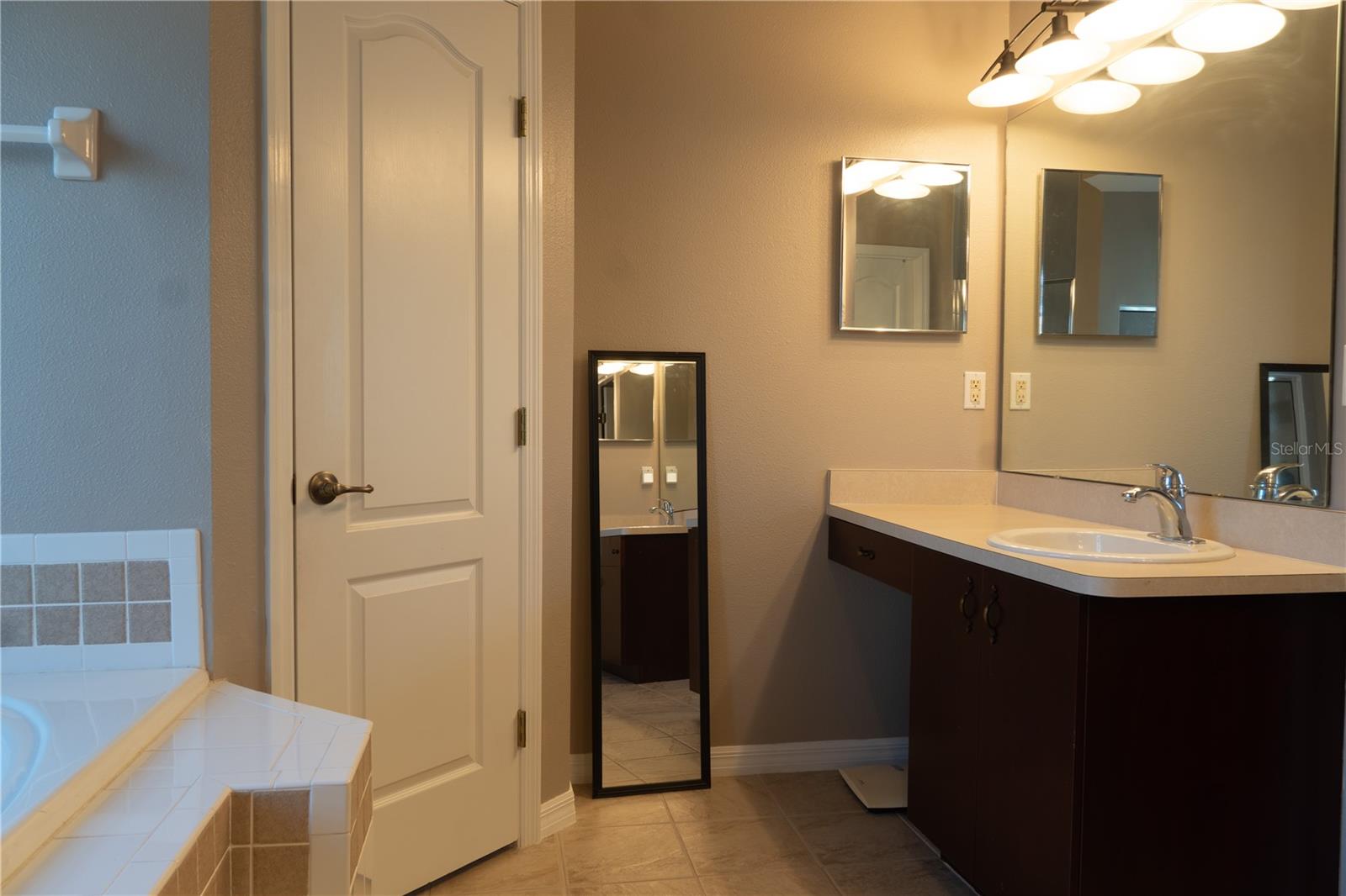 SAXON RIDGE - Residential