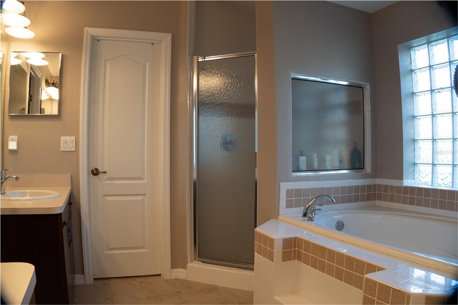 SAXON RIDGE - Residential