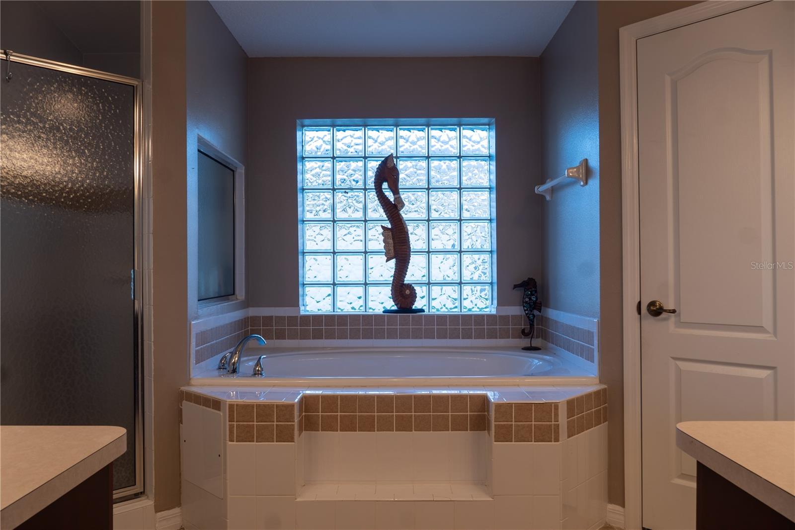 SAXON RIDGE - Residential