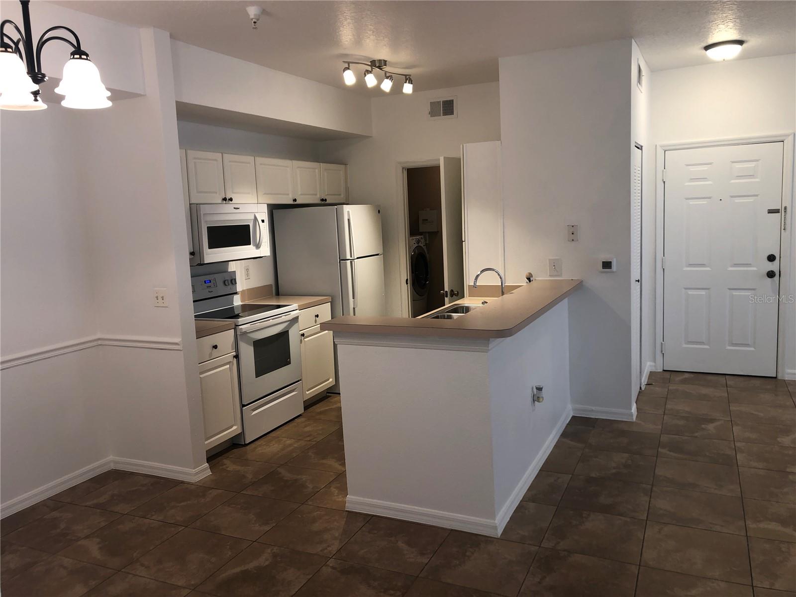 PALMS CLUB CONDO - Residential Lease