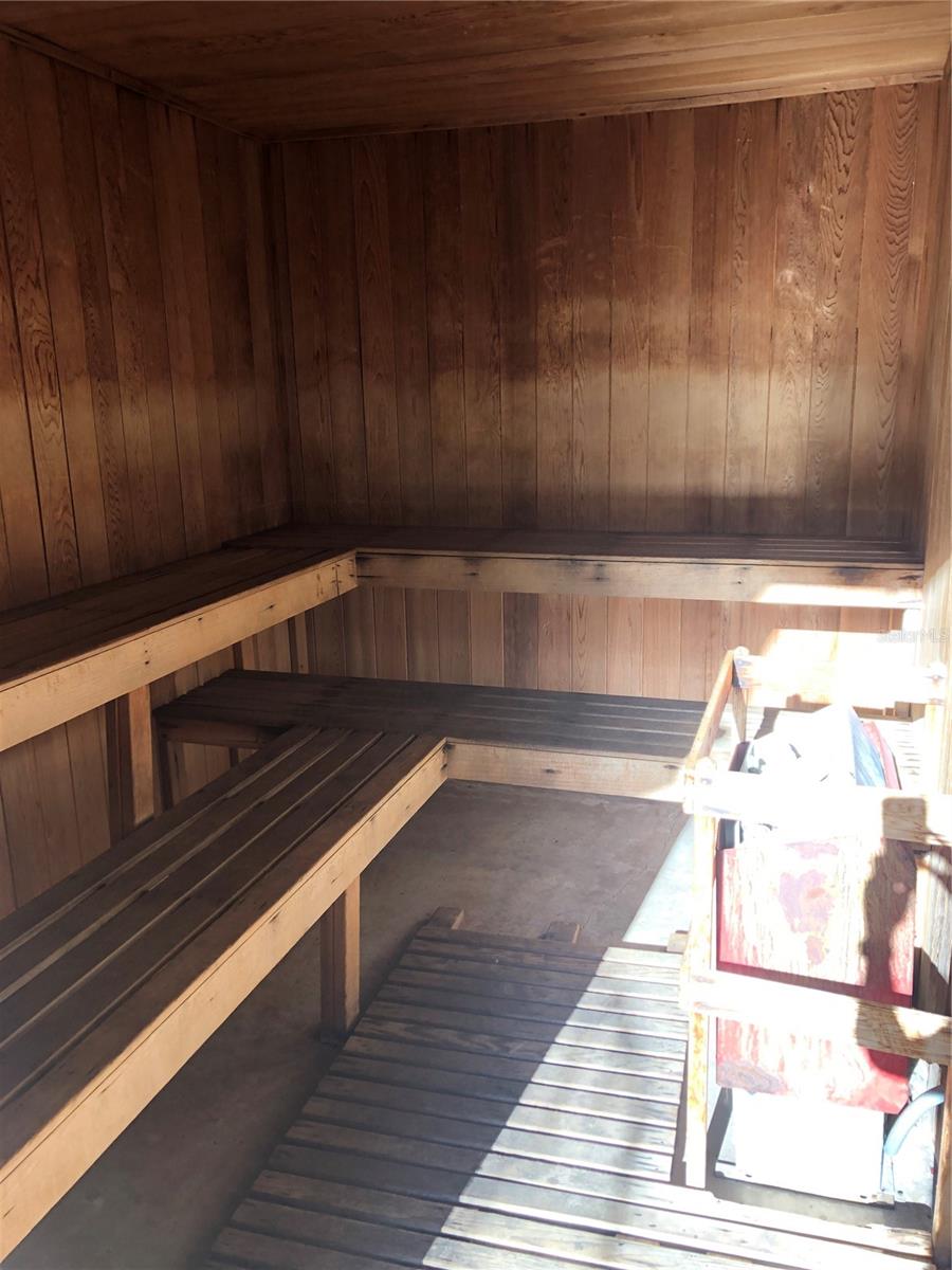 PALMS CLUB CONDO - Residential Lease