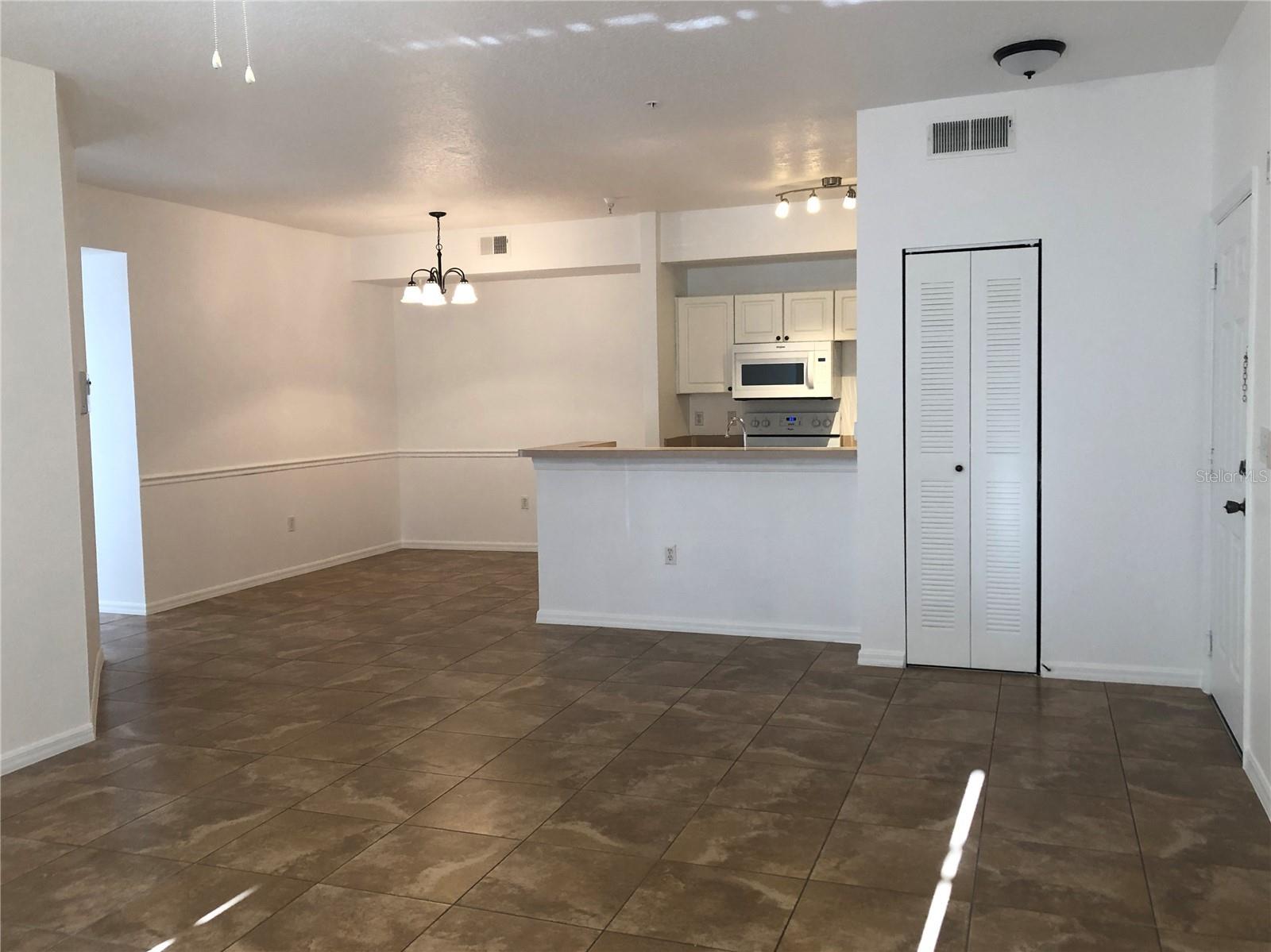 PALMS CLUB CONDO - Residential Lease