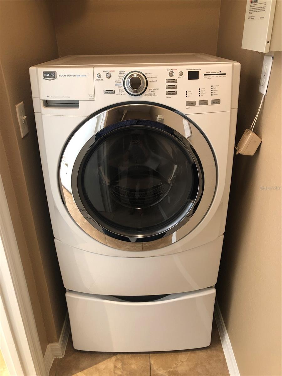 PALMS CLUB CONDO - Residential Lease