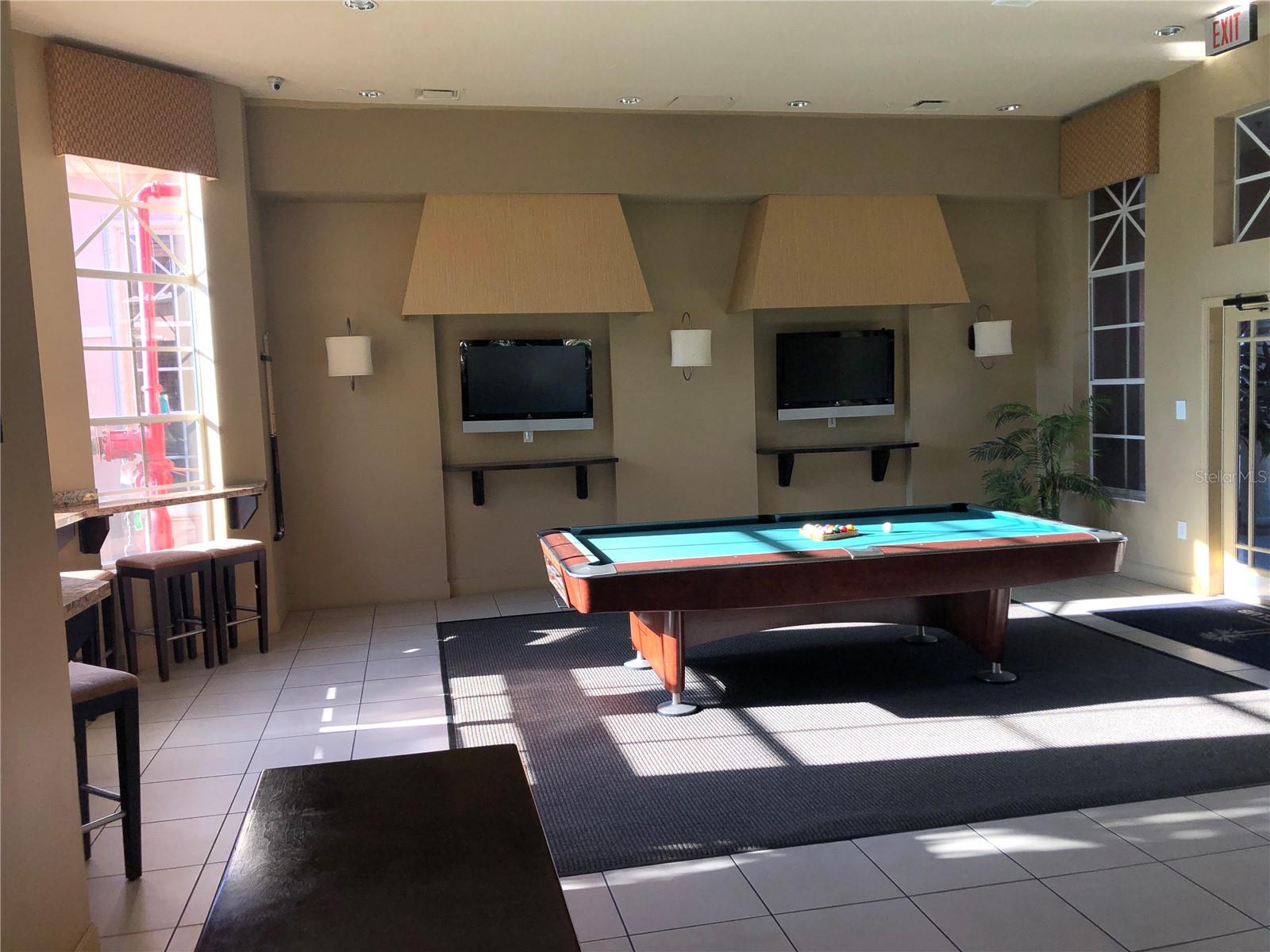 PALMS CLUB CONDO - Residential Lease