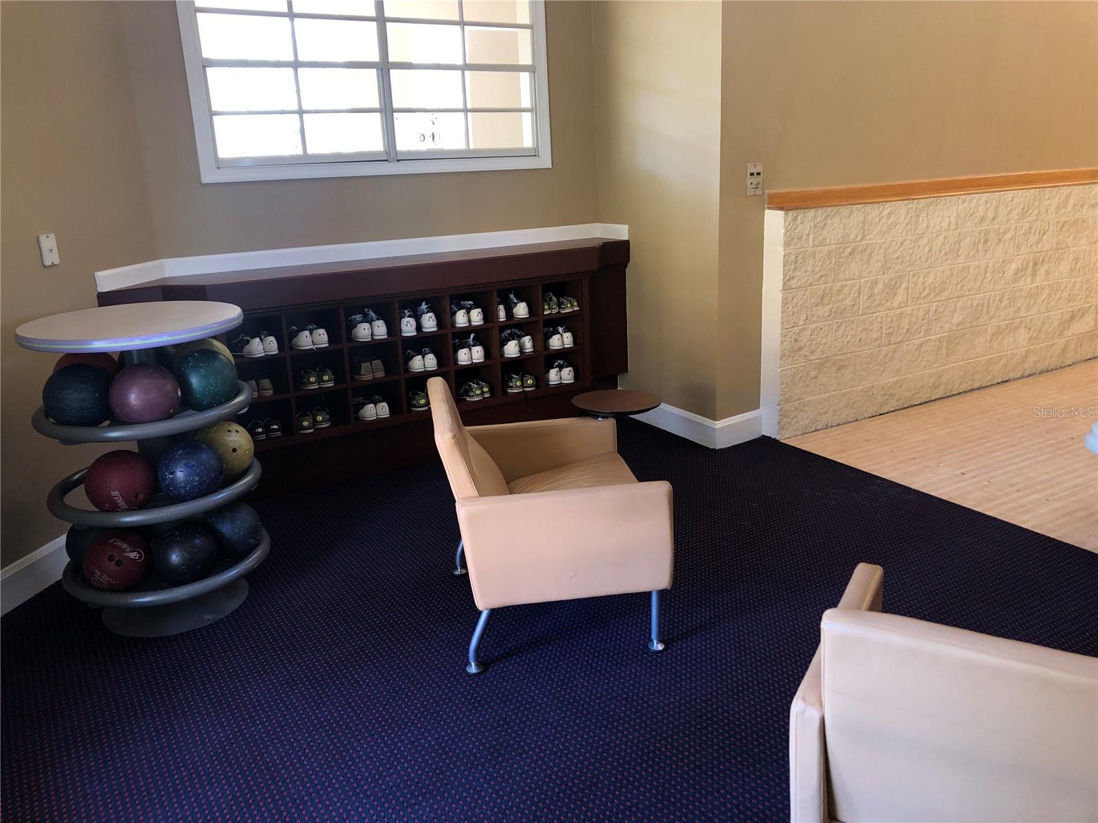 PALMS CLUB CONDO - Residential Lease