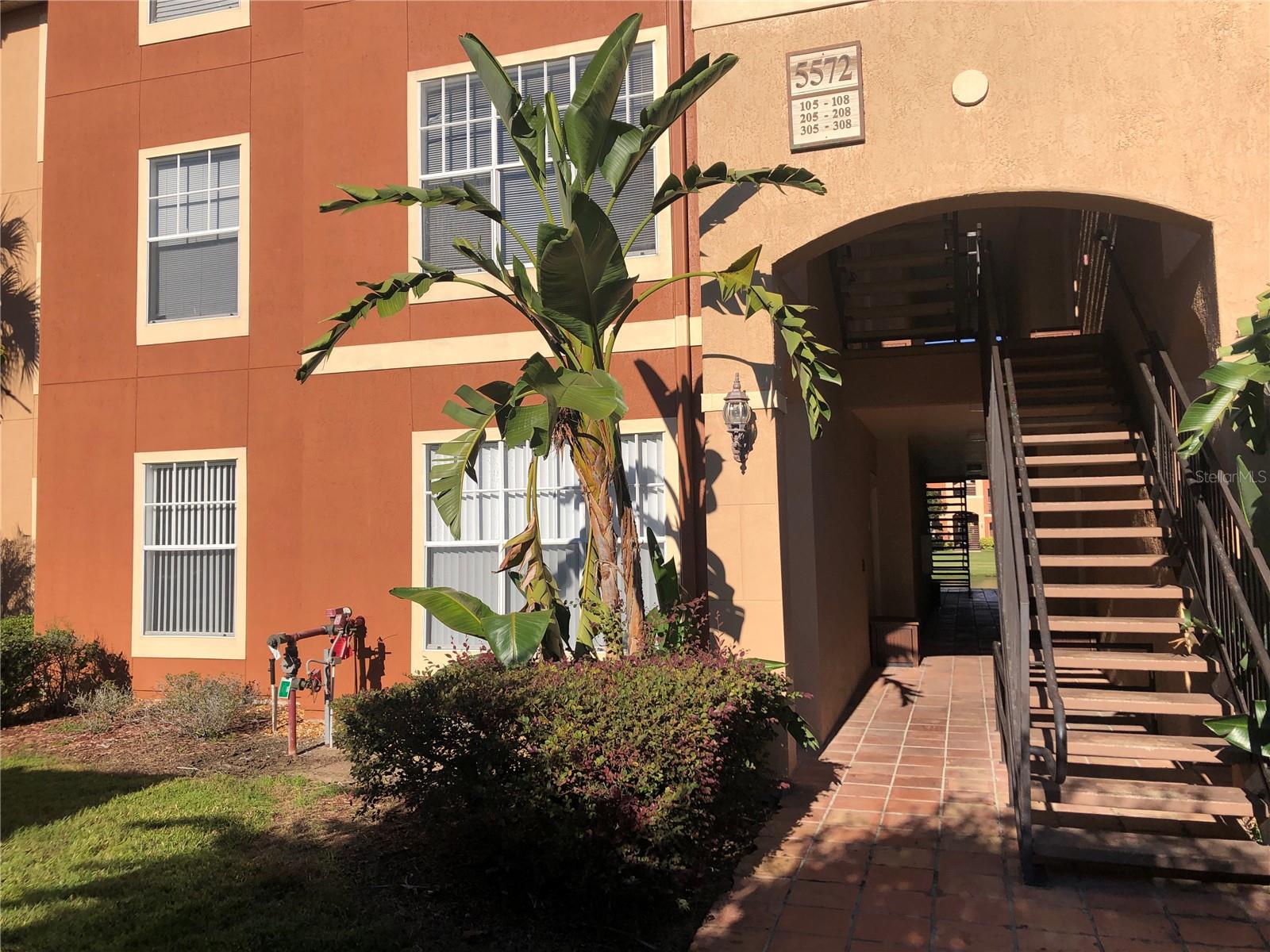 PALMS CLUB CONDO - Residential Lease