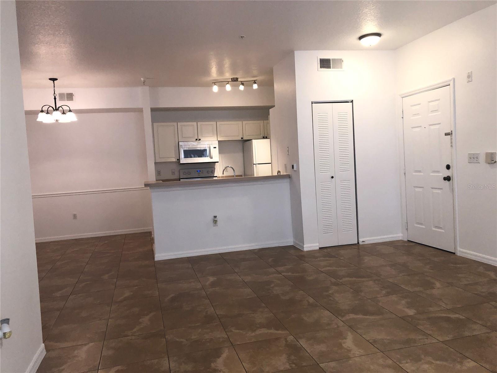 PALMS CLUB CONDO - Residential Lease