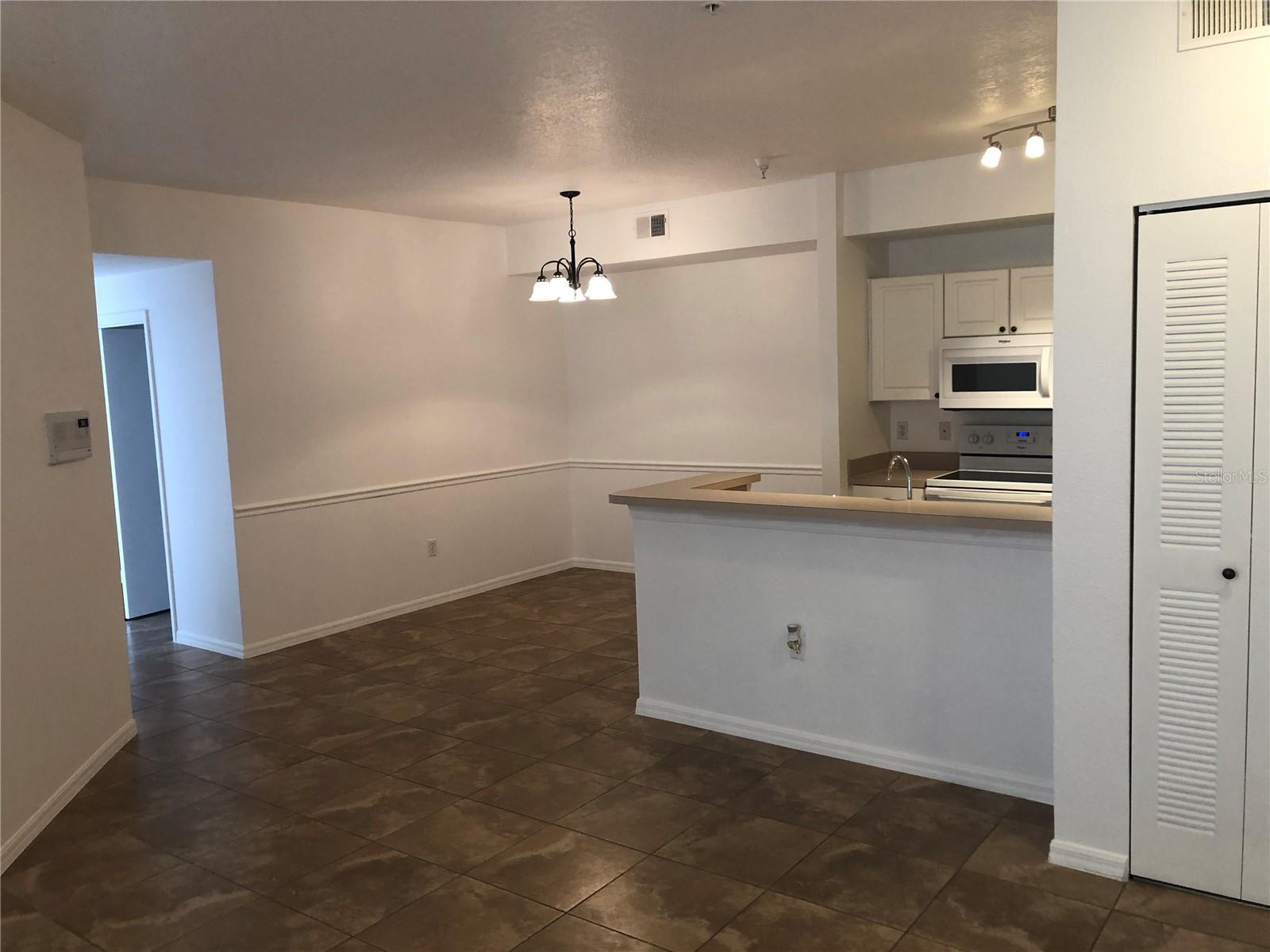 PALMS CLUB CONDO - Residential Lease