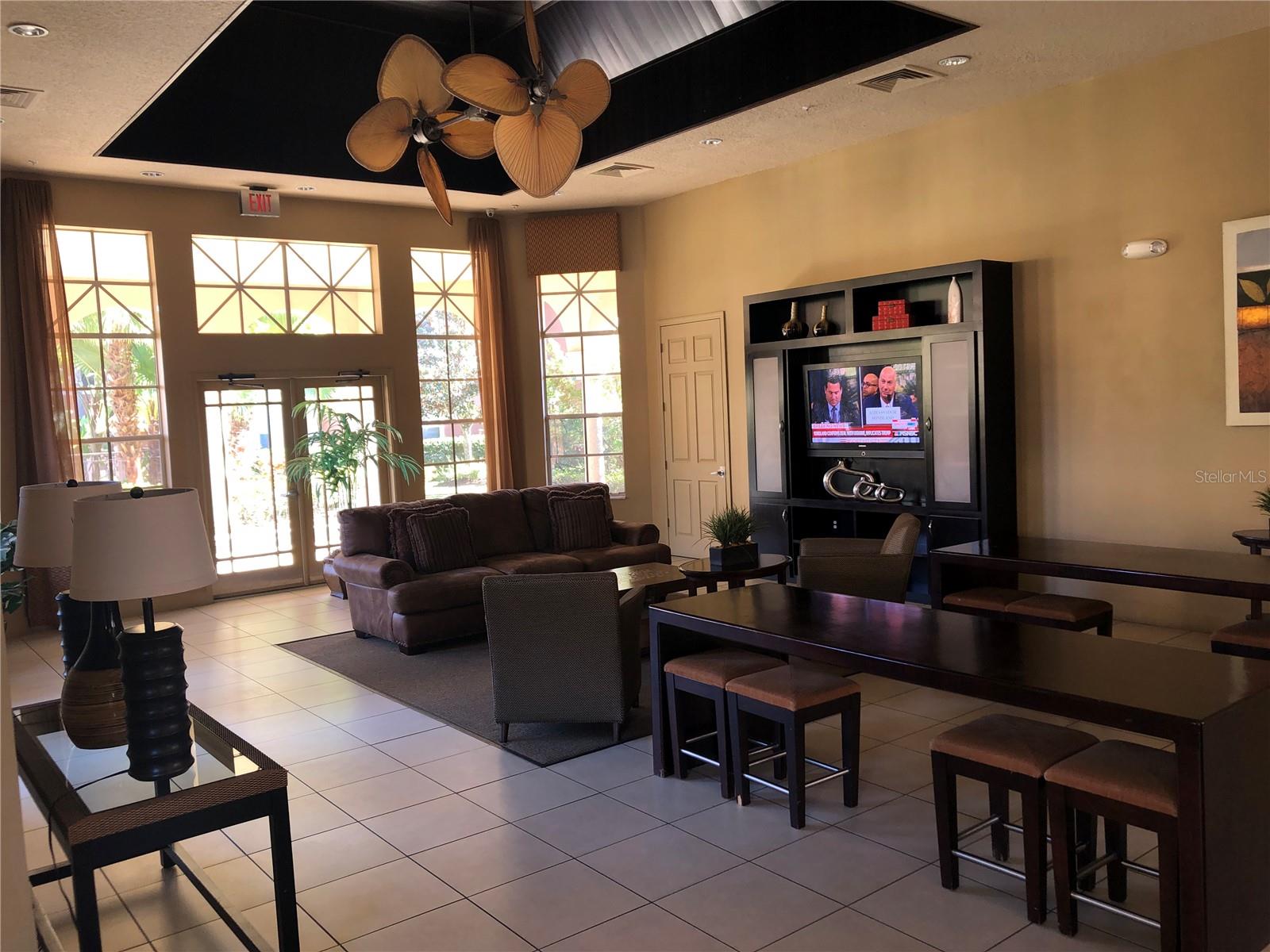 PALMS CLUB CONDO - Residential Lease