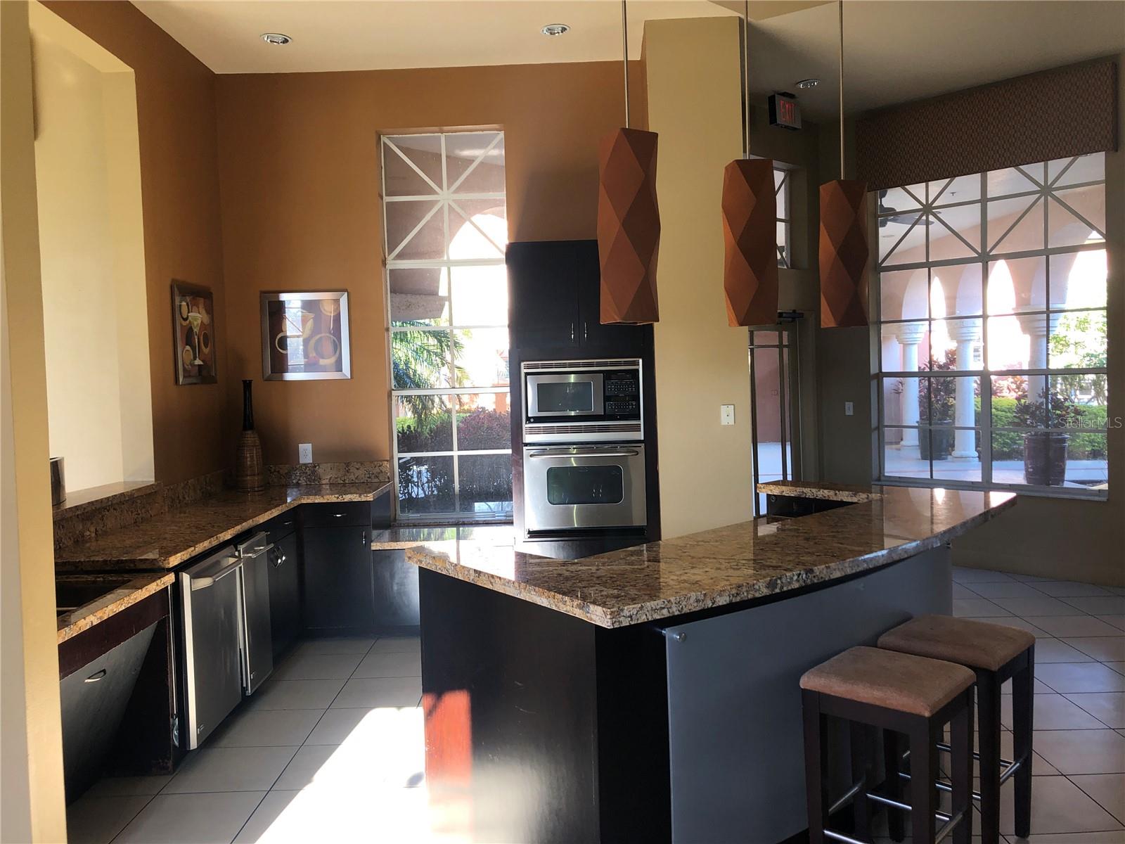 PALMS CLUB CONDO - Residential Lease