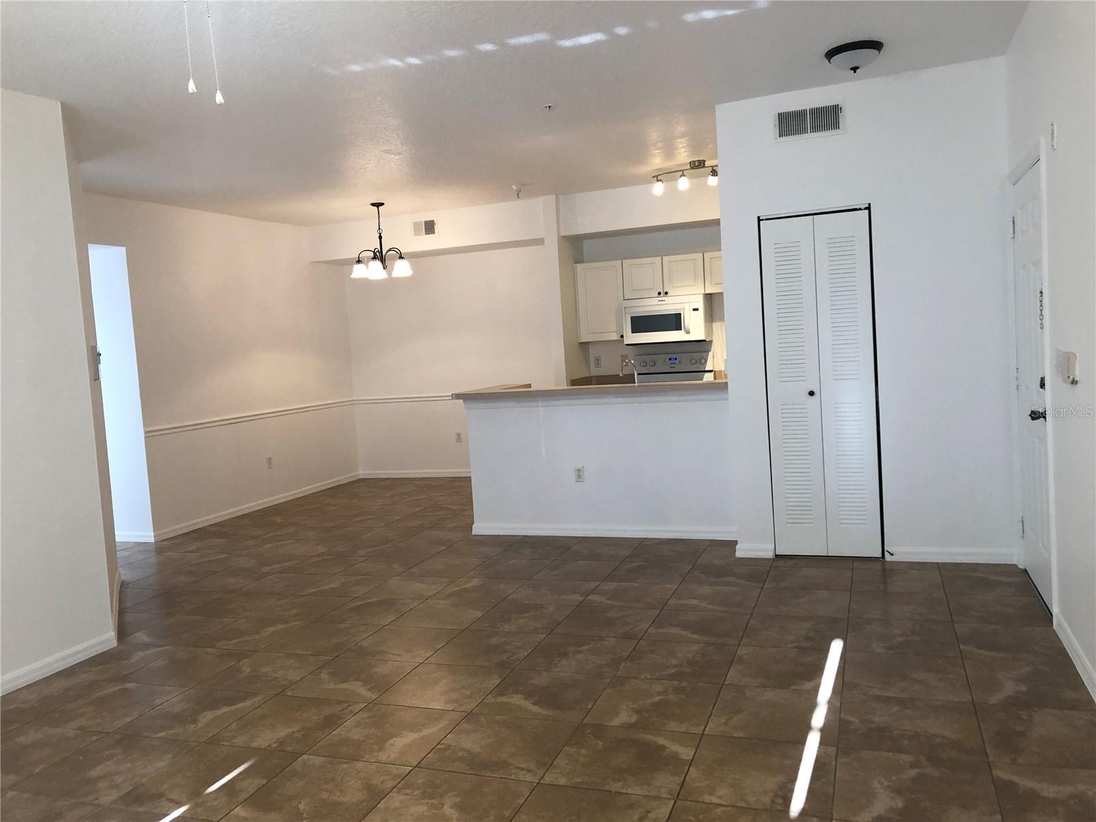 PALMS CLUB CONDO - Residential Lease