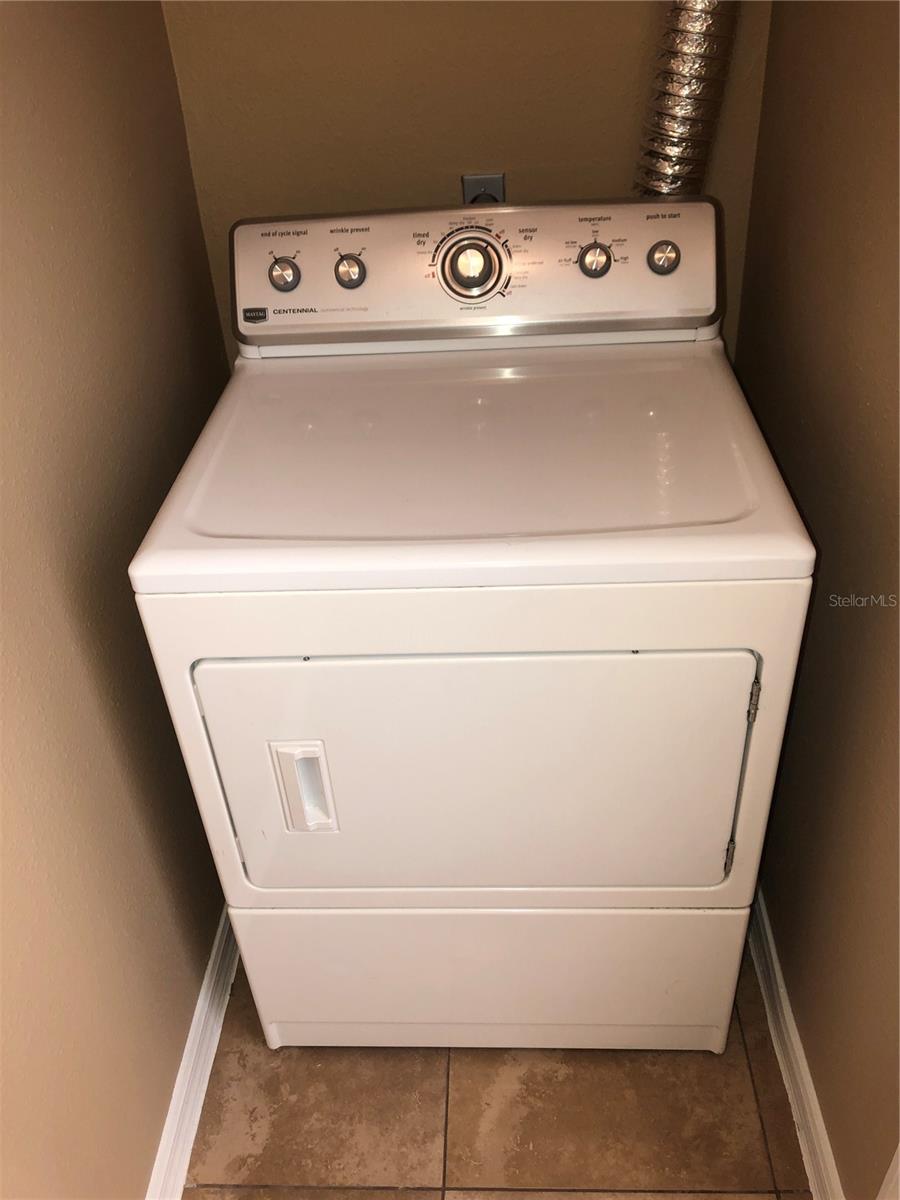 PALMS CLUB CONDO - Residential Lease