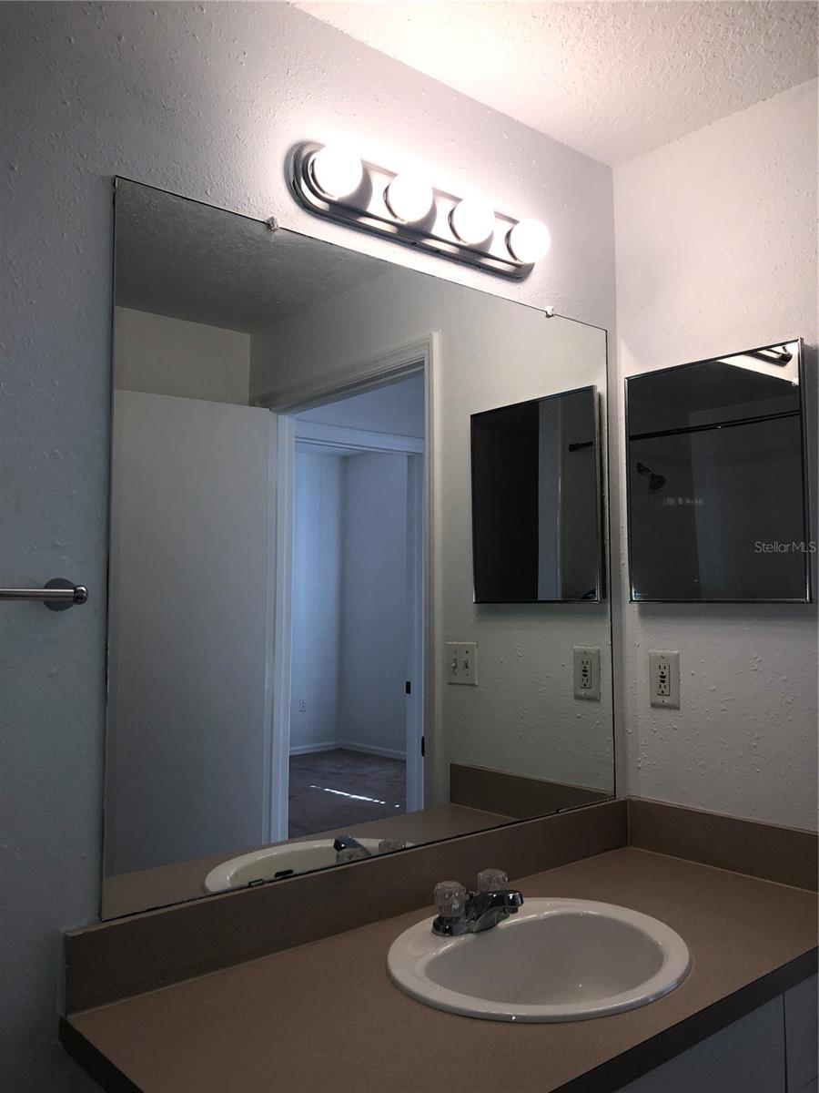 PALMS CLUB CONDO - Residential Lease