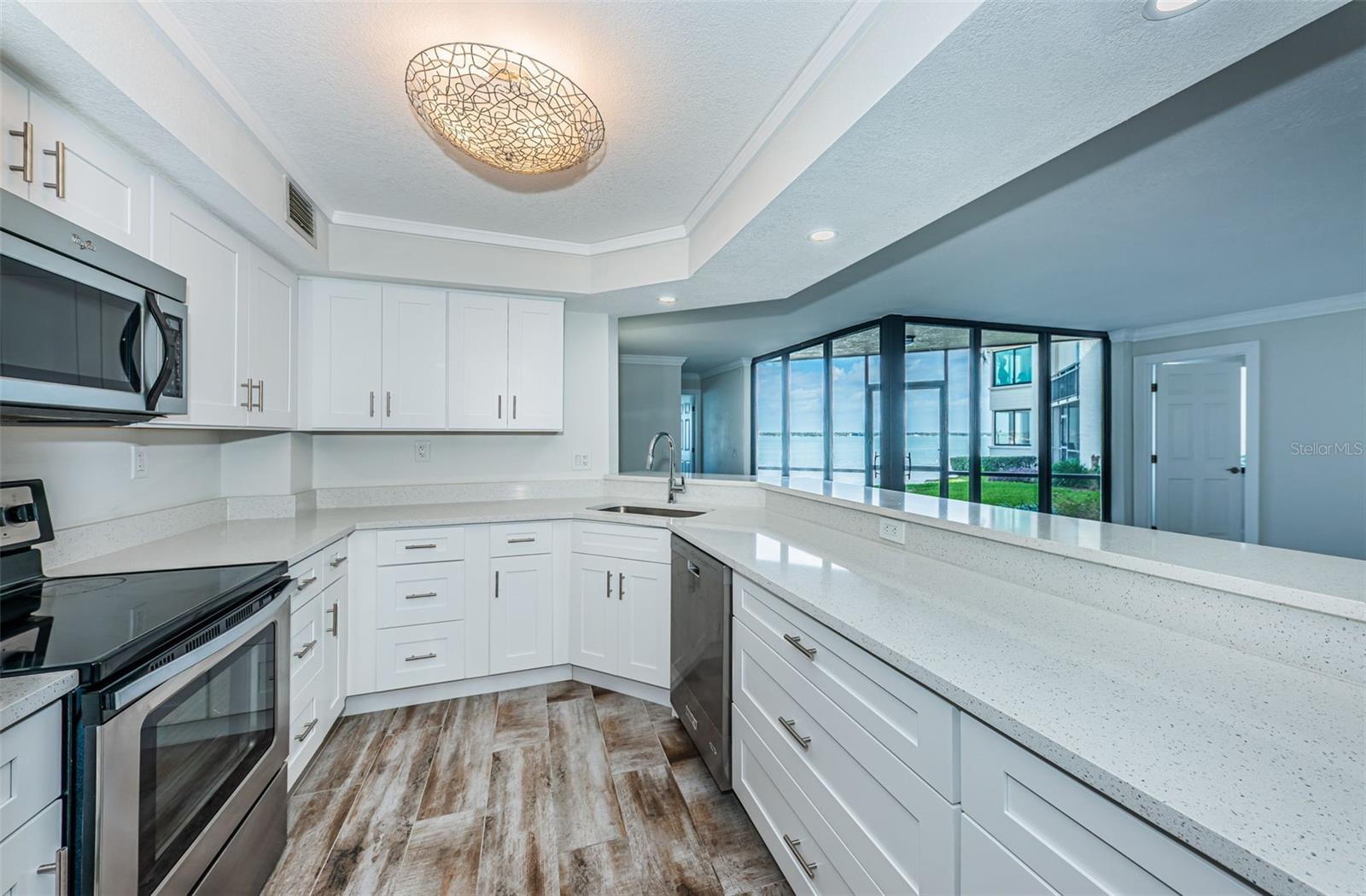 LA PUERTA DEL SOL CONDO - Residential