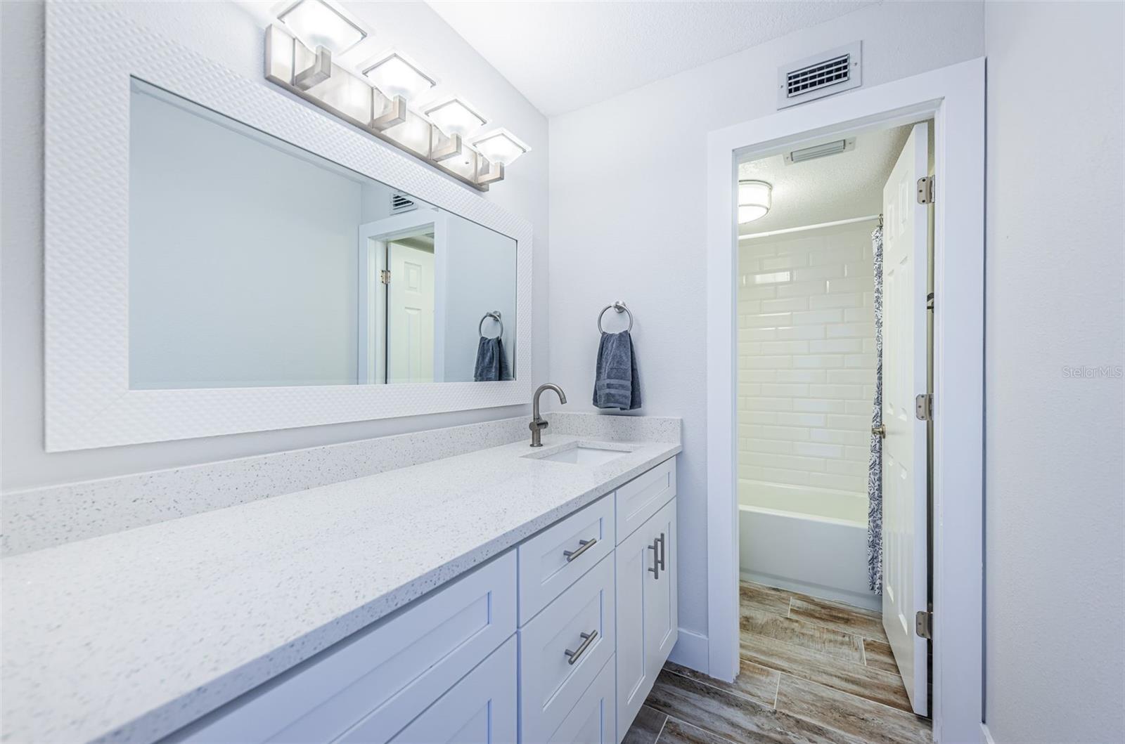 LA PUERTA DEL SOL CONDO - Residential