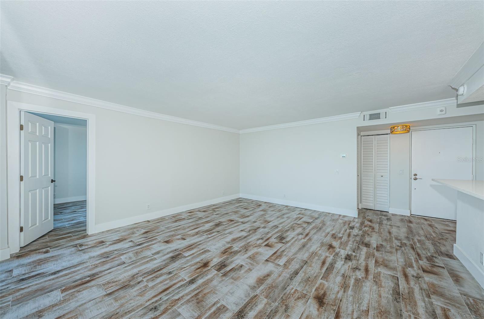 LA PUERTA DEL SOL CONDO - Residential