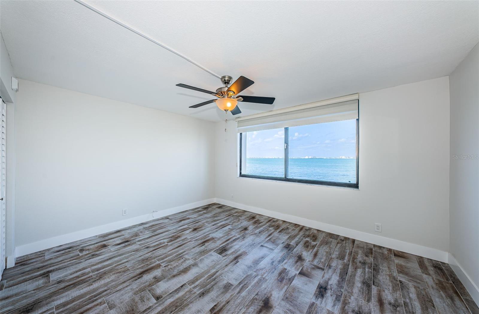 LA PUERTA DEL SOL CONDO - Residential