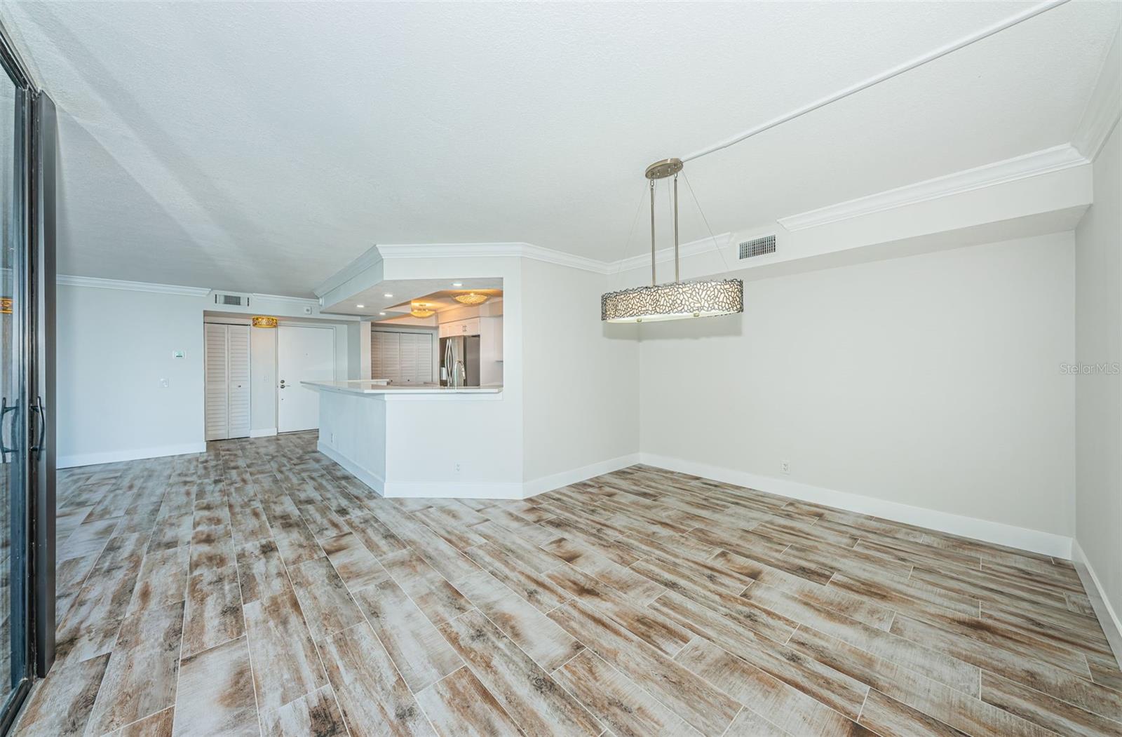 LA PUERTA DEL SOL CONDO - Residential