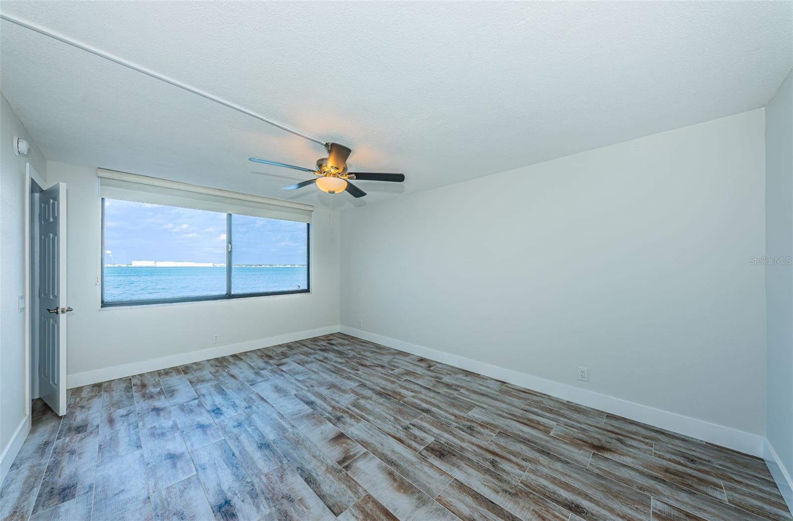 LA PUERTA DEL SOL CONDO - Residential