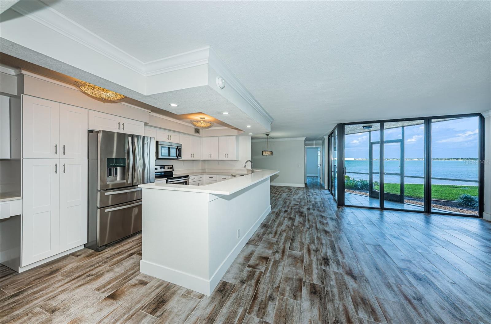 LA PUERTA DEL SOL CONDO - Residential