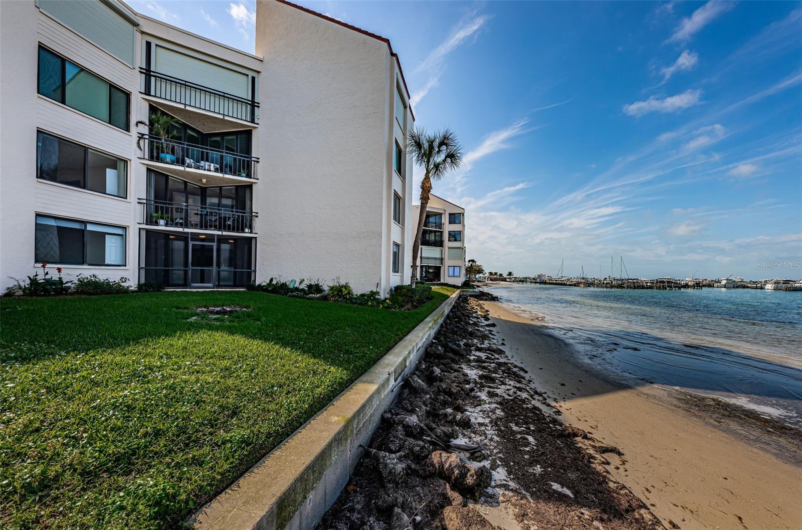 LA PUERTA DEL SOL CONDO - Residential