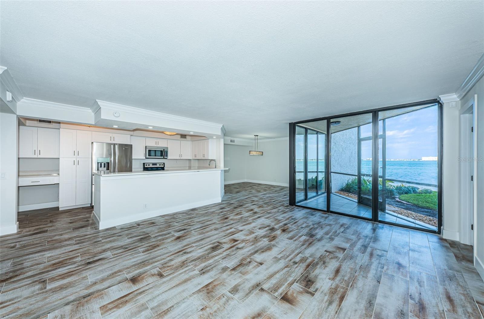 LA PUERTA DEL SOL CONDO - Residential