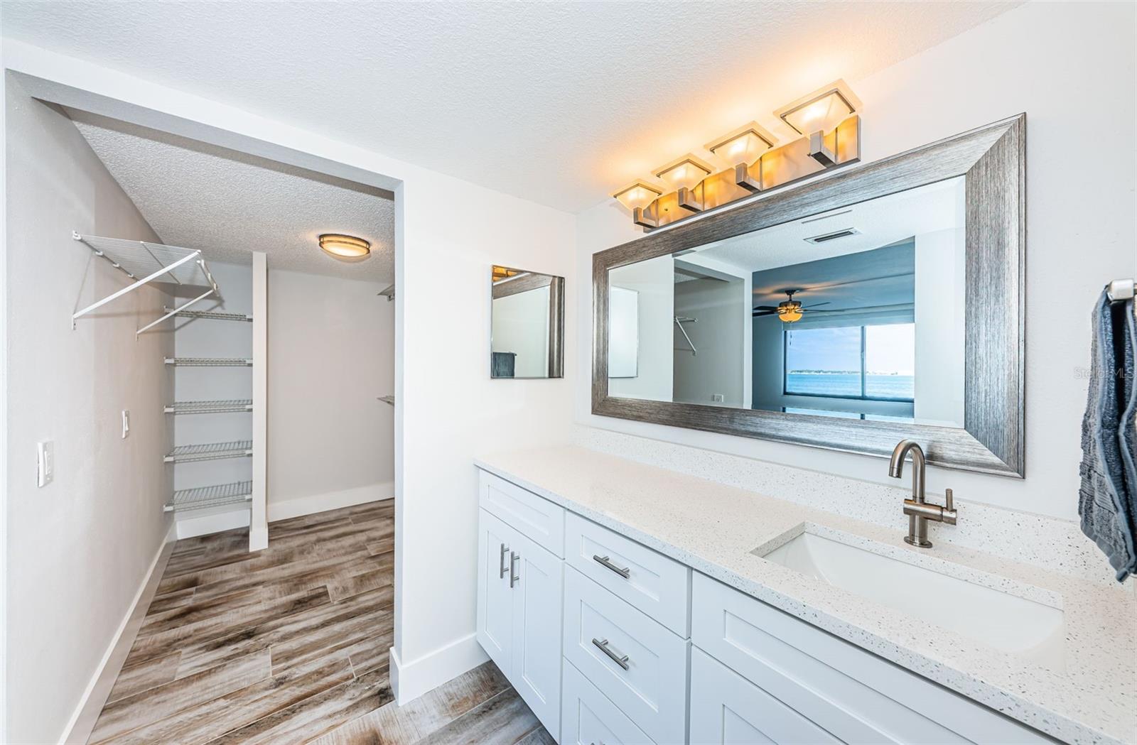 LA PUERTA DEL SOL CONDO - Residential