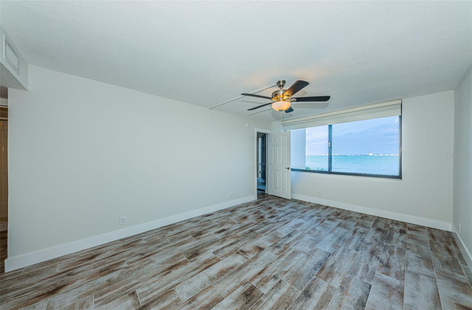 LA PUERTA DEL SOL CONDO - Residential