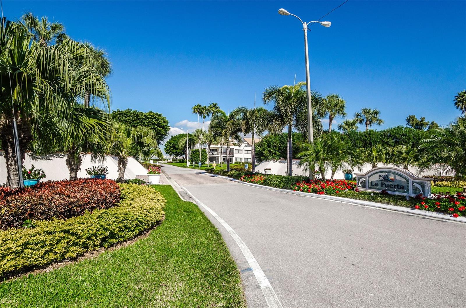 LA PUERTA DEL SOL CONDO - Residential