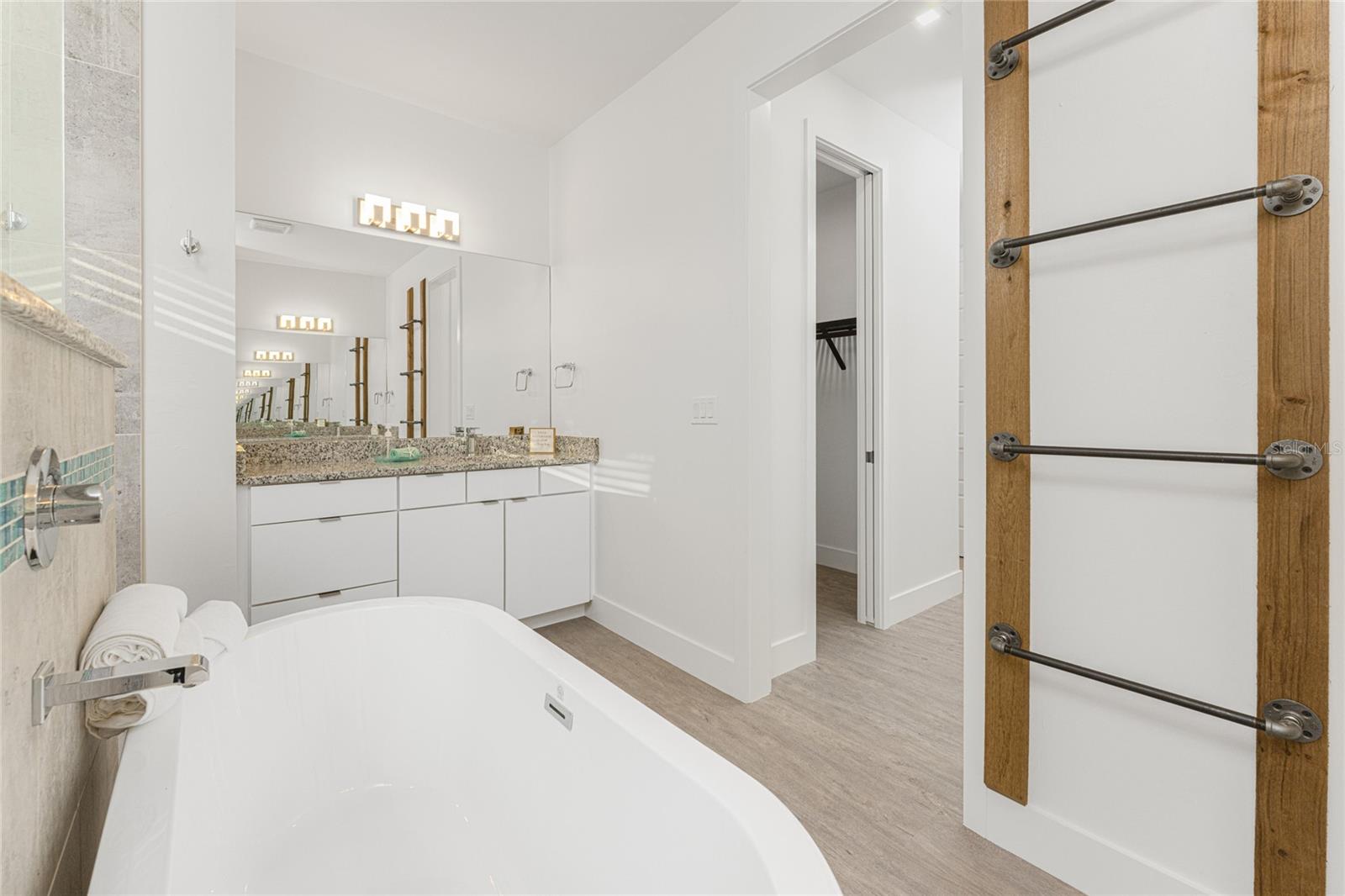 ROTONDA WEST LONG MEADOW - Residential