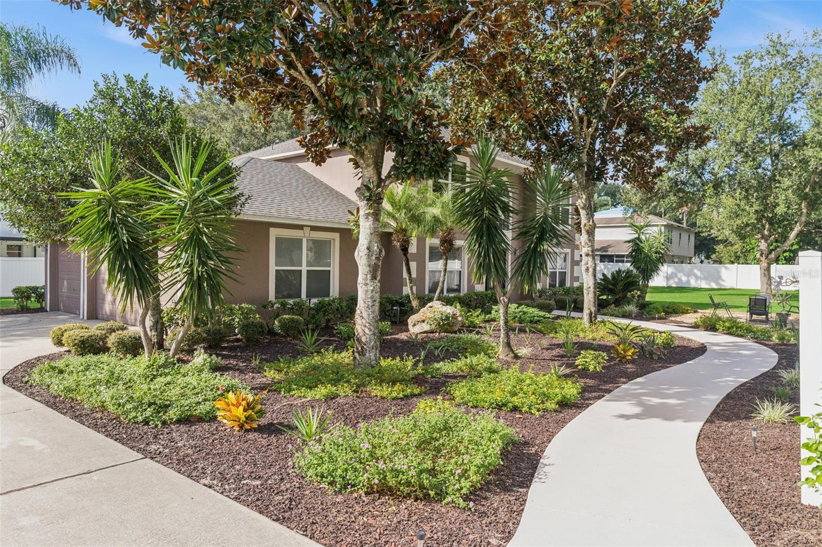 921 WESTCLIFFE DRIVE