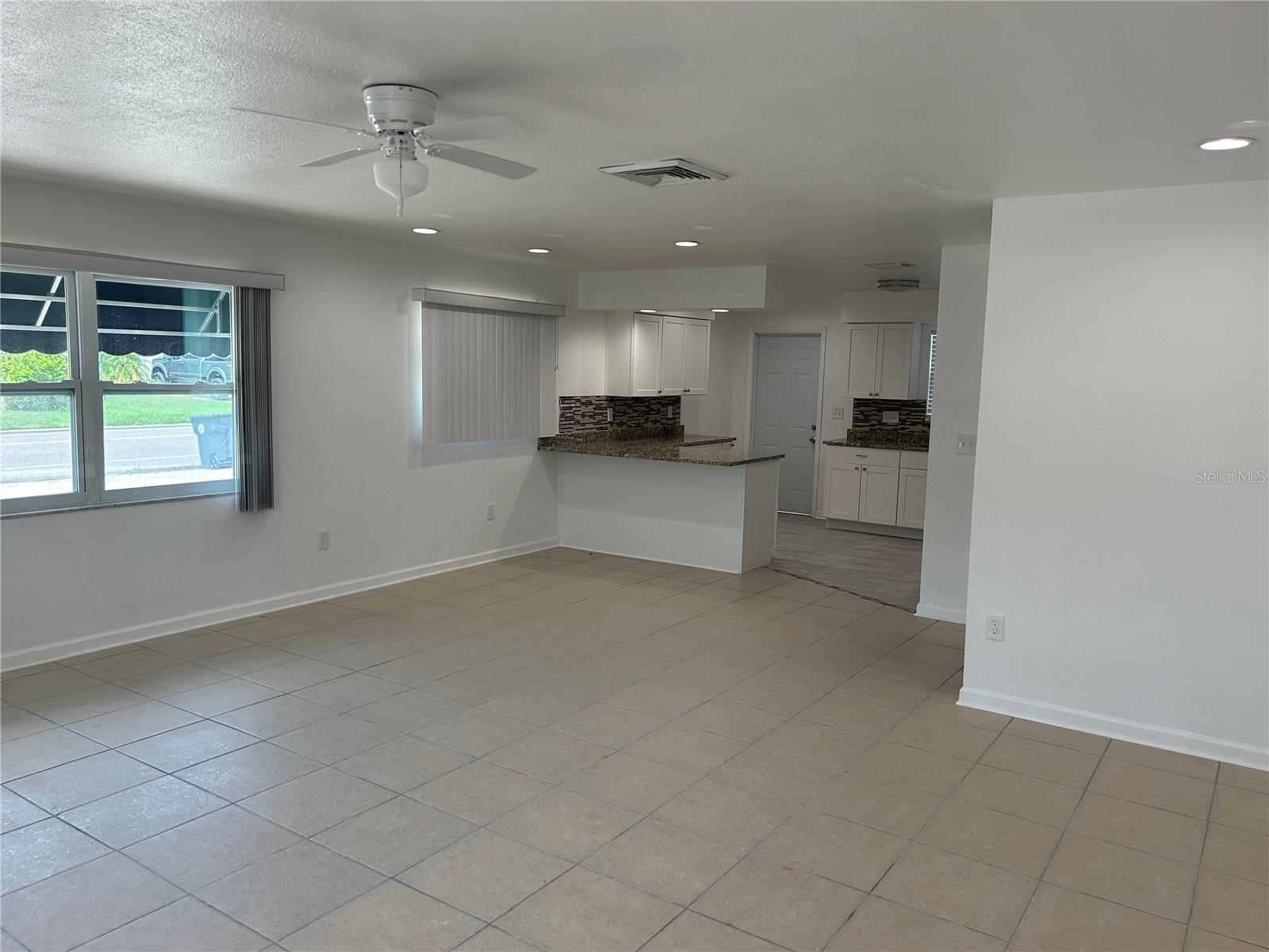 CAPRI ISLE SUB - Residential Lease