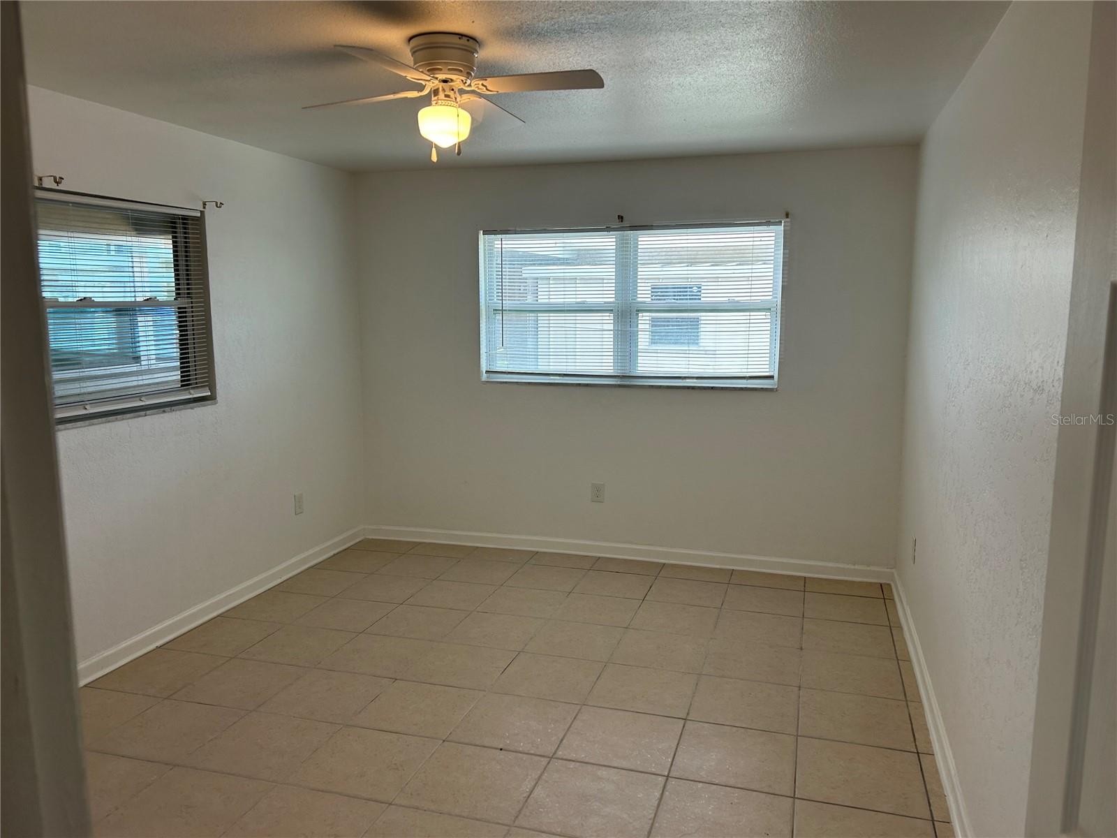 CAPRI ISLE SUB - Residential Lease