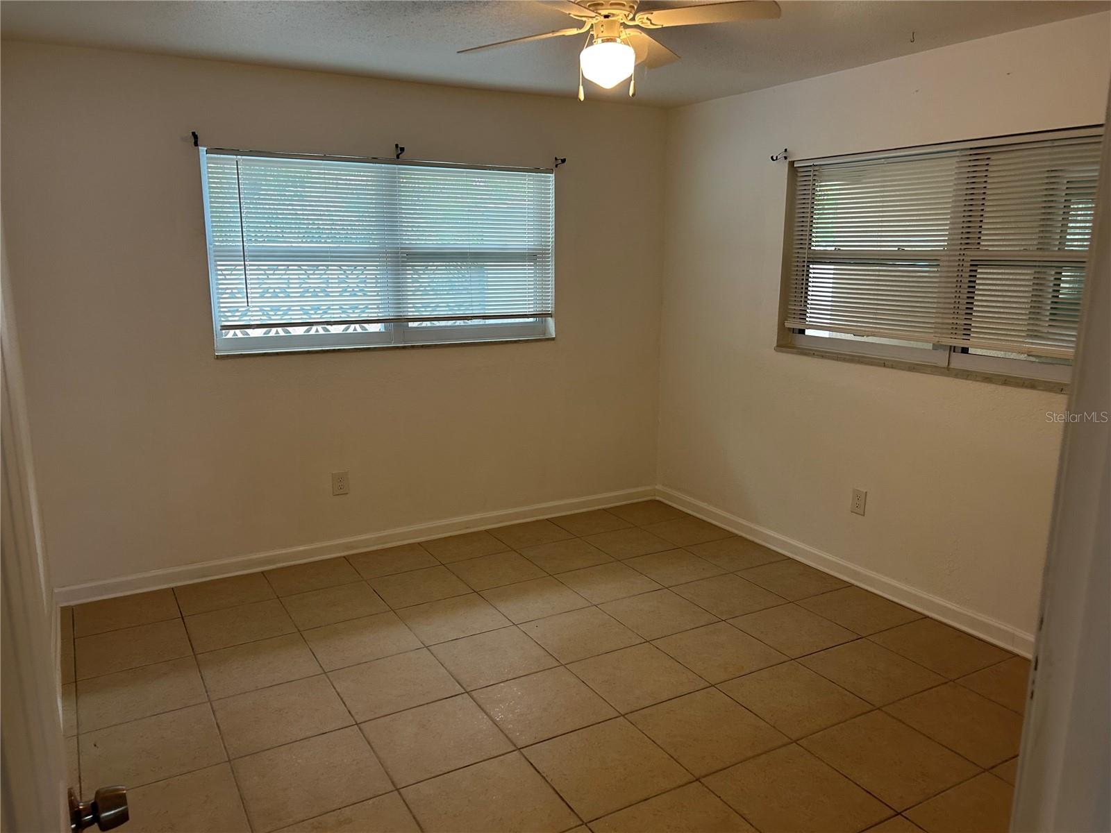 CAPRI ISLE SUB - Residential Lease