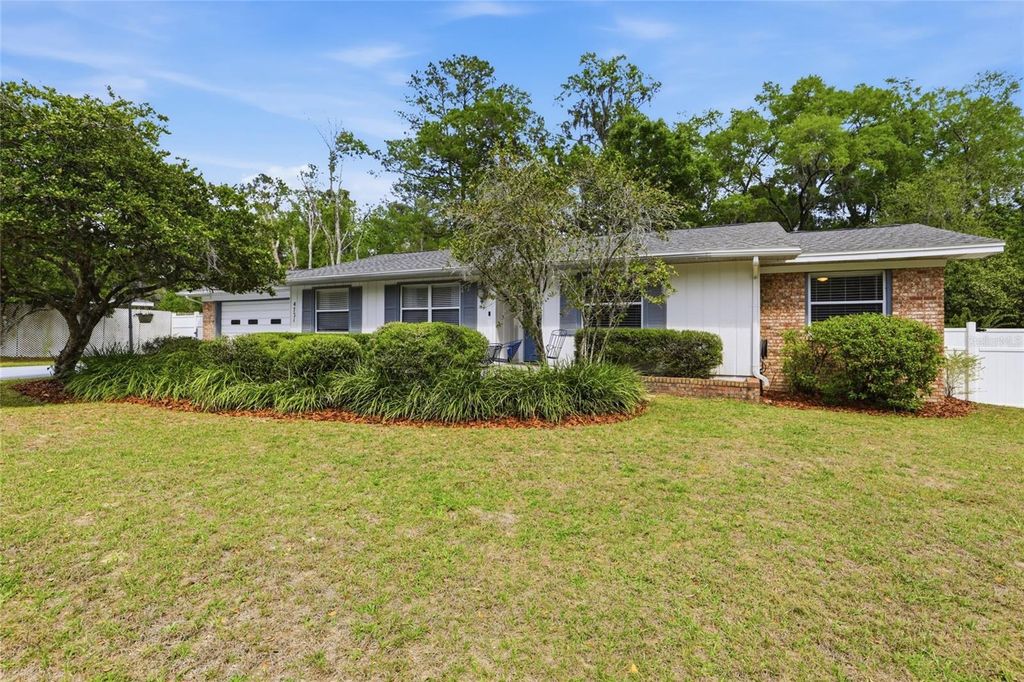 Photo of 4731 NW 39th Street, Gainesville, FL 32606 (MLS # GC538465)
