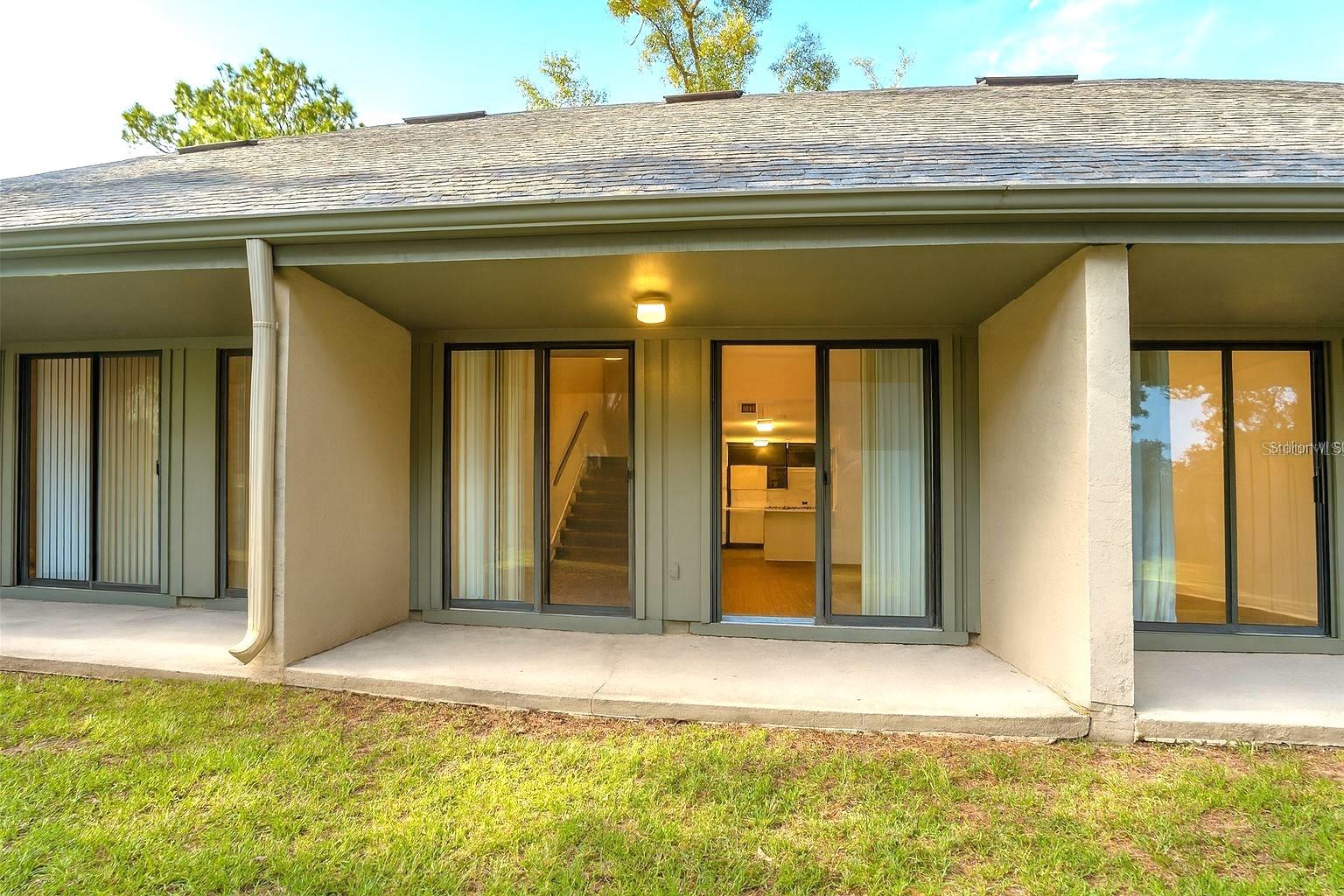 WOODSIDE VILLAS - Residential