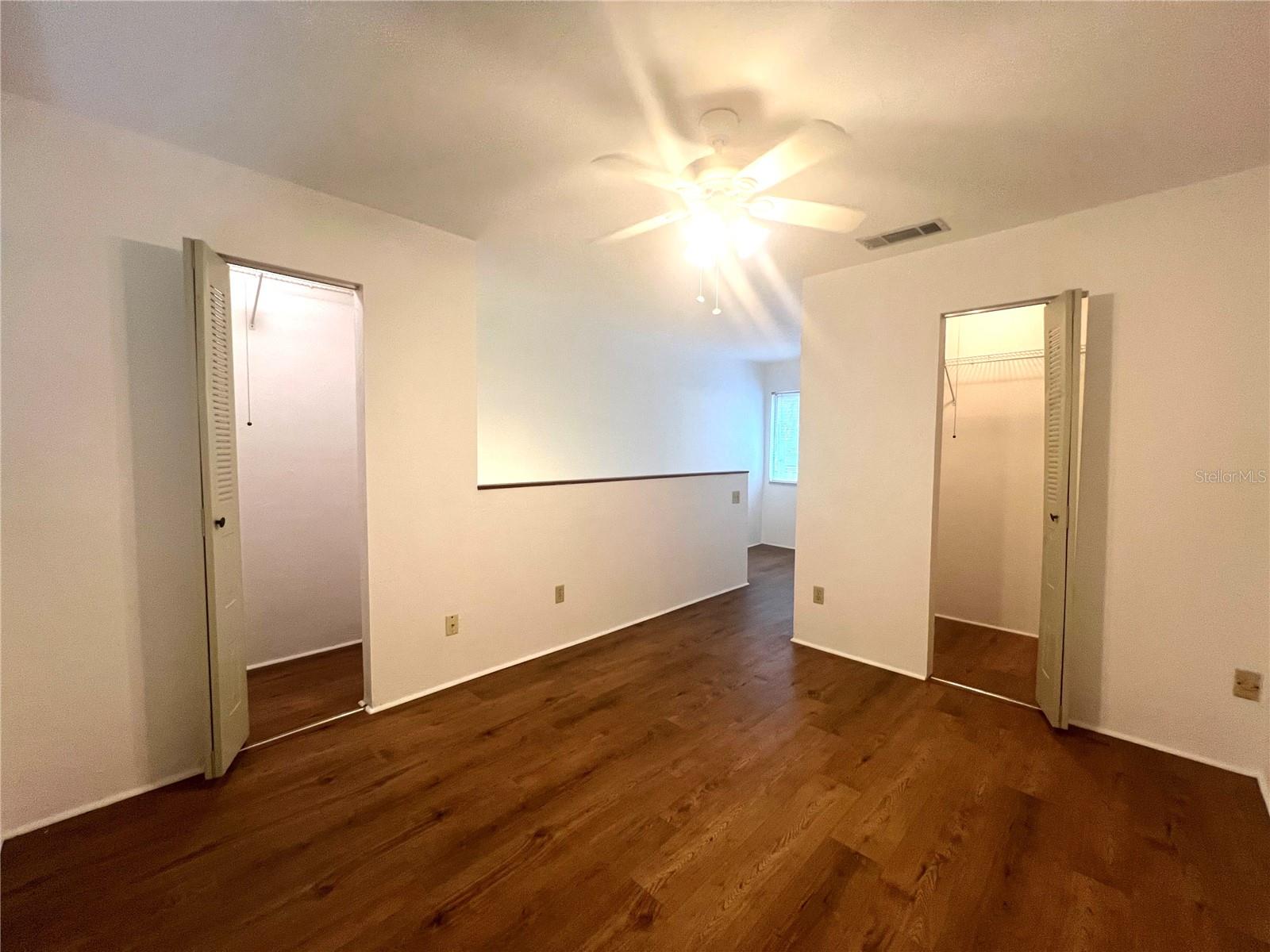 WOODSIDE VILLAS - Residential