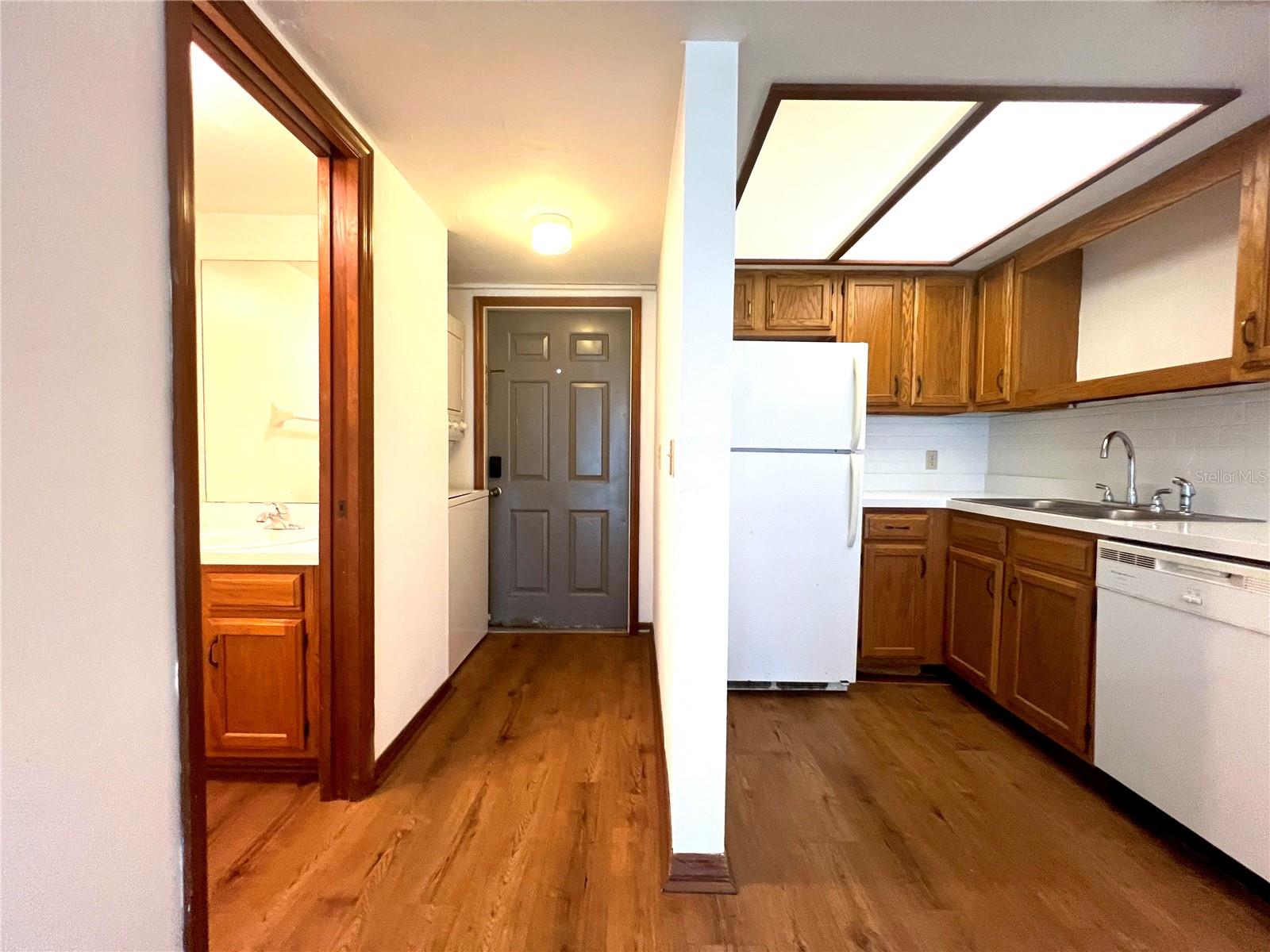 WOODSIDE VILLAS - Residential