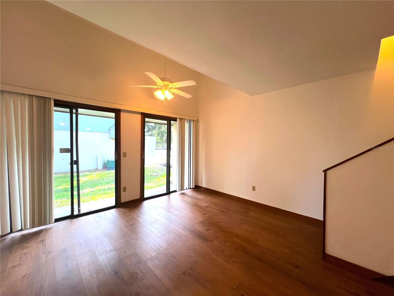 WOODSIDE VILLAS - Residential