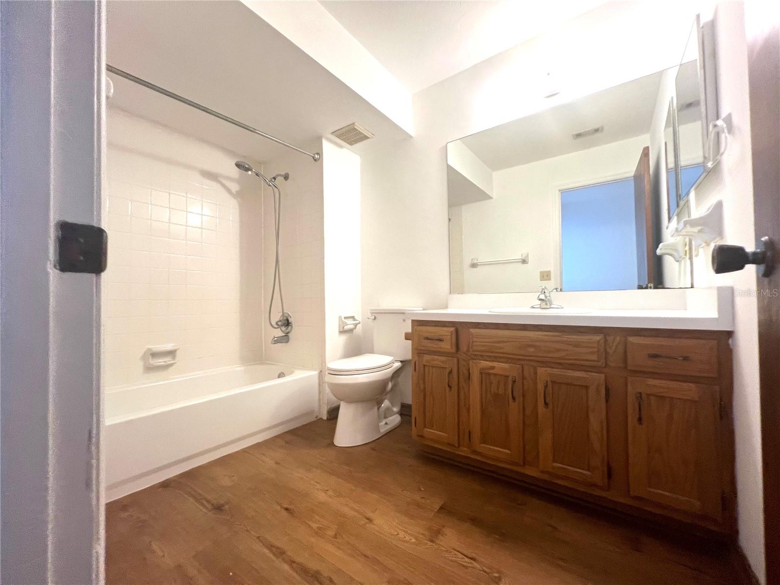 WOODSIDE VILLAS - Residential