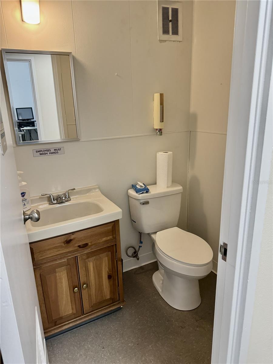 LINCOURT MEDICAL OFFICE CONDO - Commercial Lease