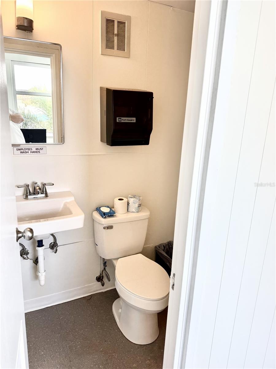 LINCOURT MEDICAL OFFICE CONDO - Commercial Lease