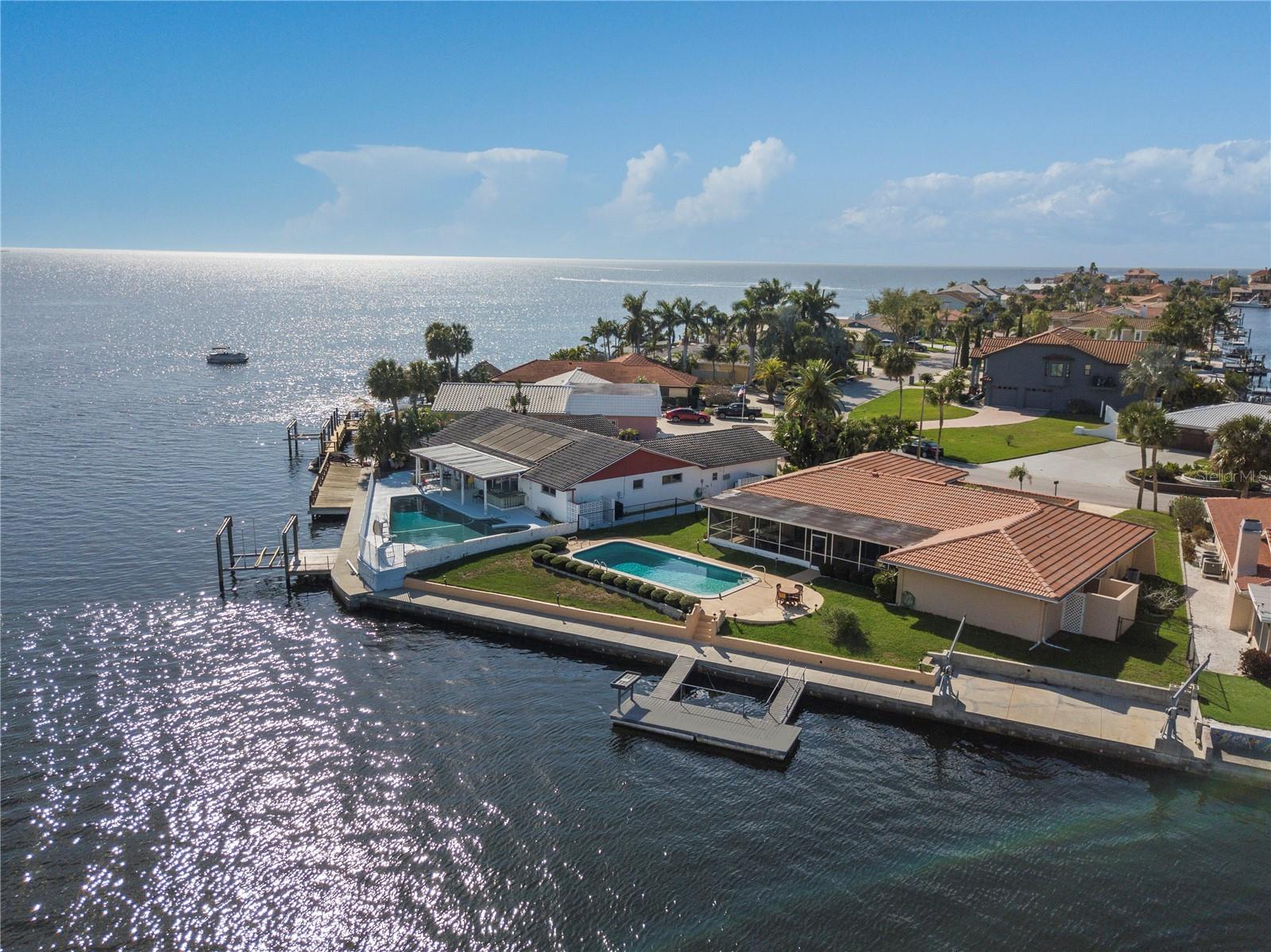 FLOR A MAR - Residential