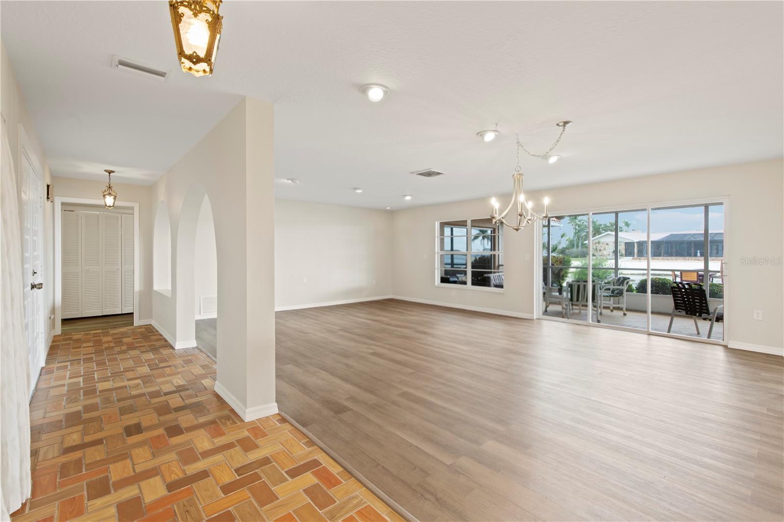 FLOR A MAR - Residential