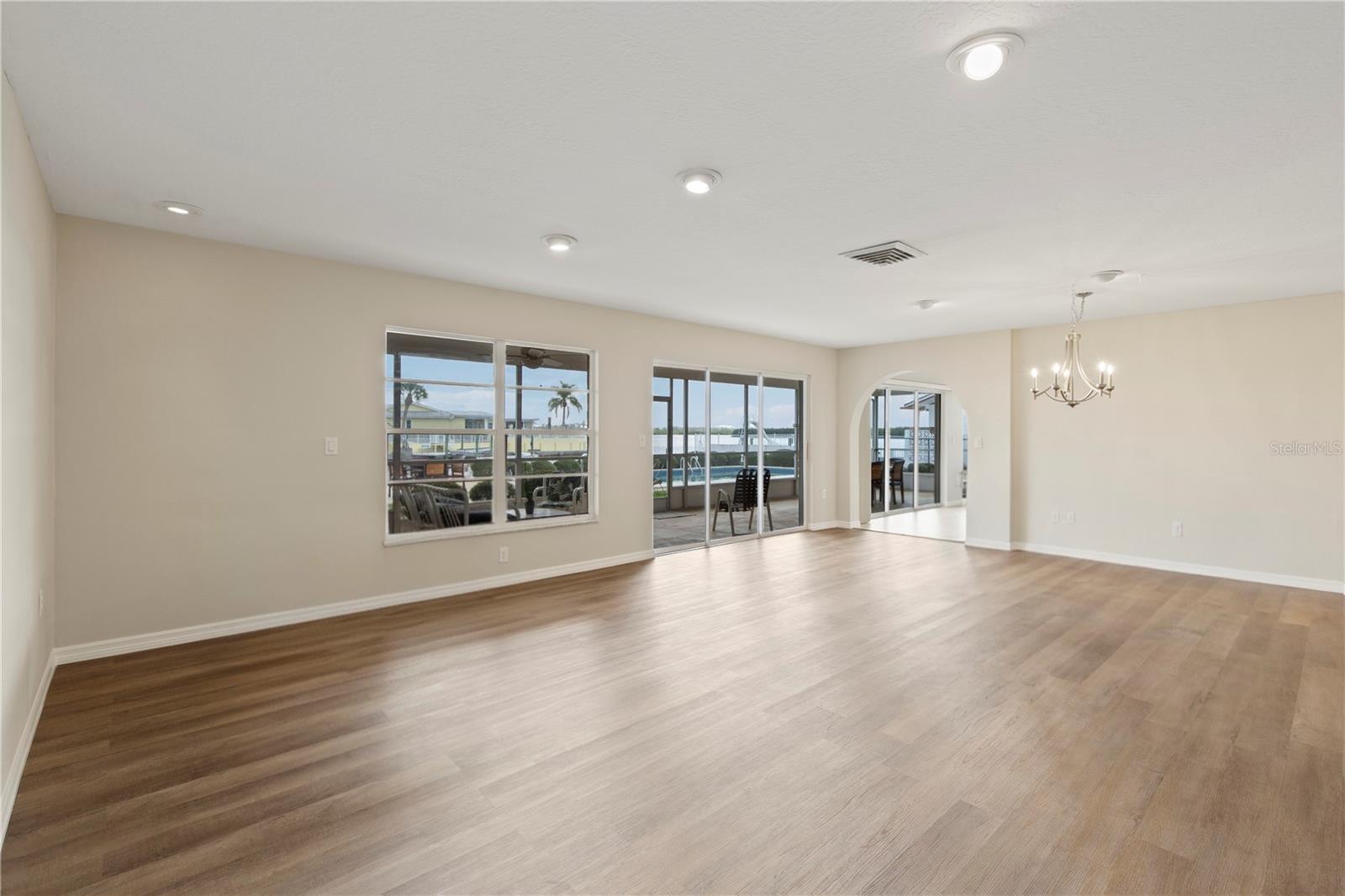 FLOR A MAR - Residential