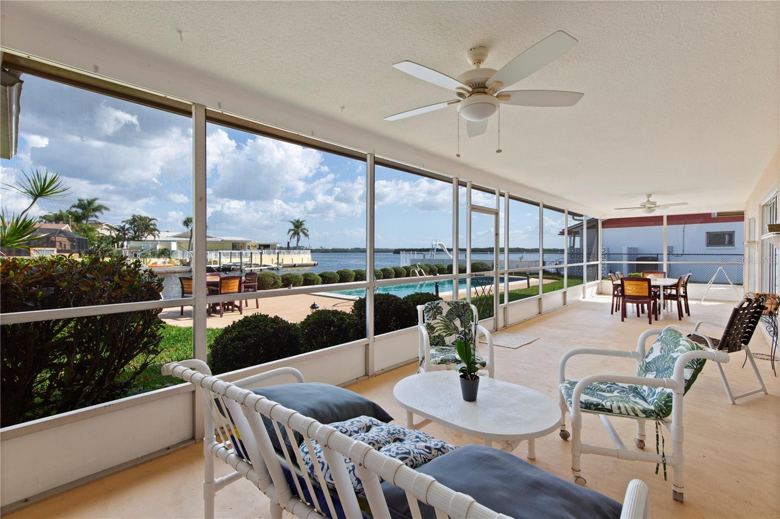 FLOR A MAR - Residential