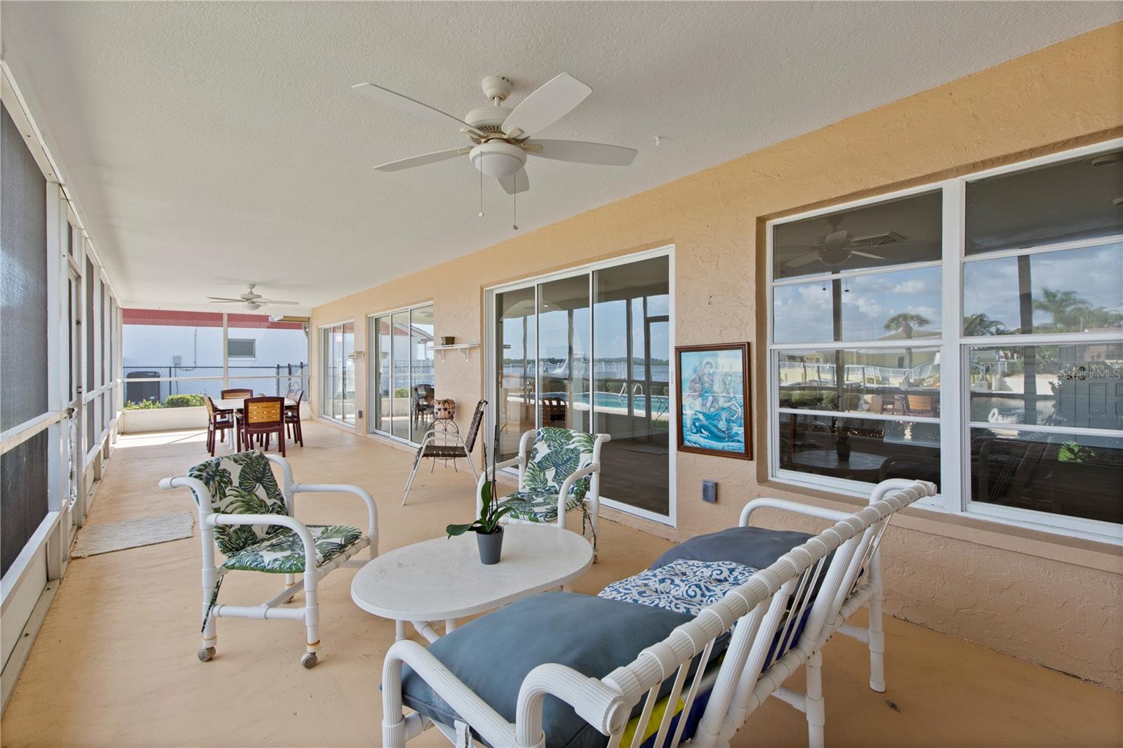 FLOR A MAR - Residential