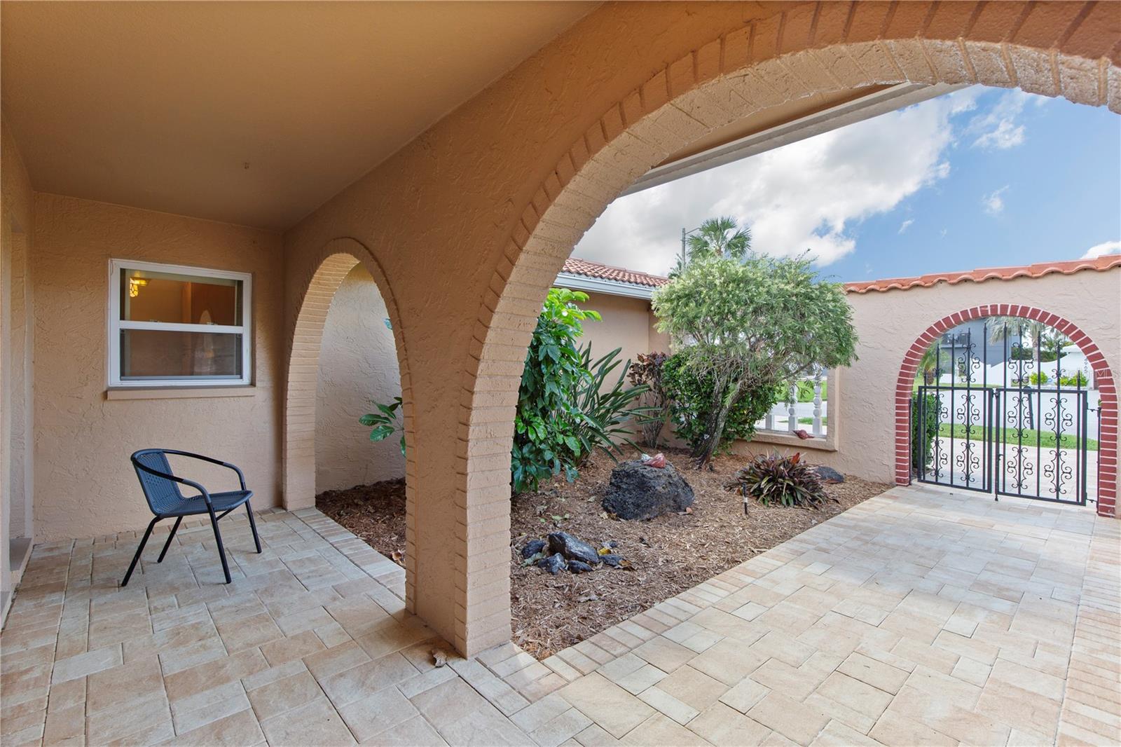 FLOR A MAR - Residential