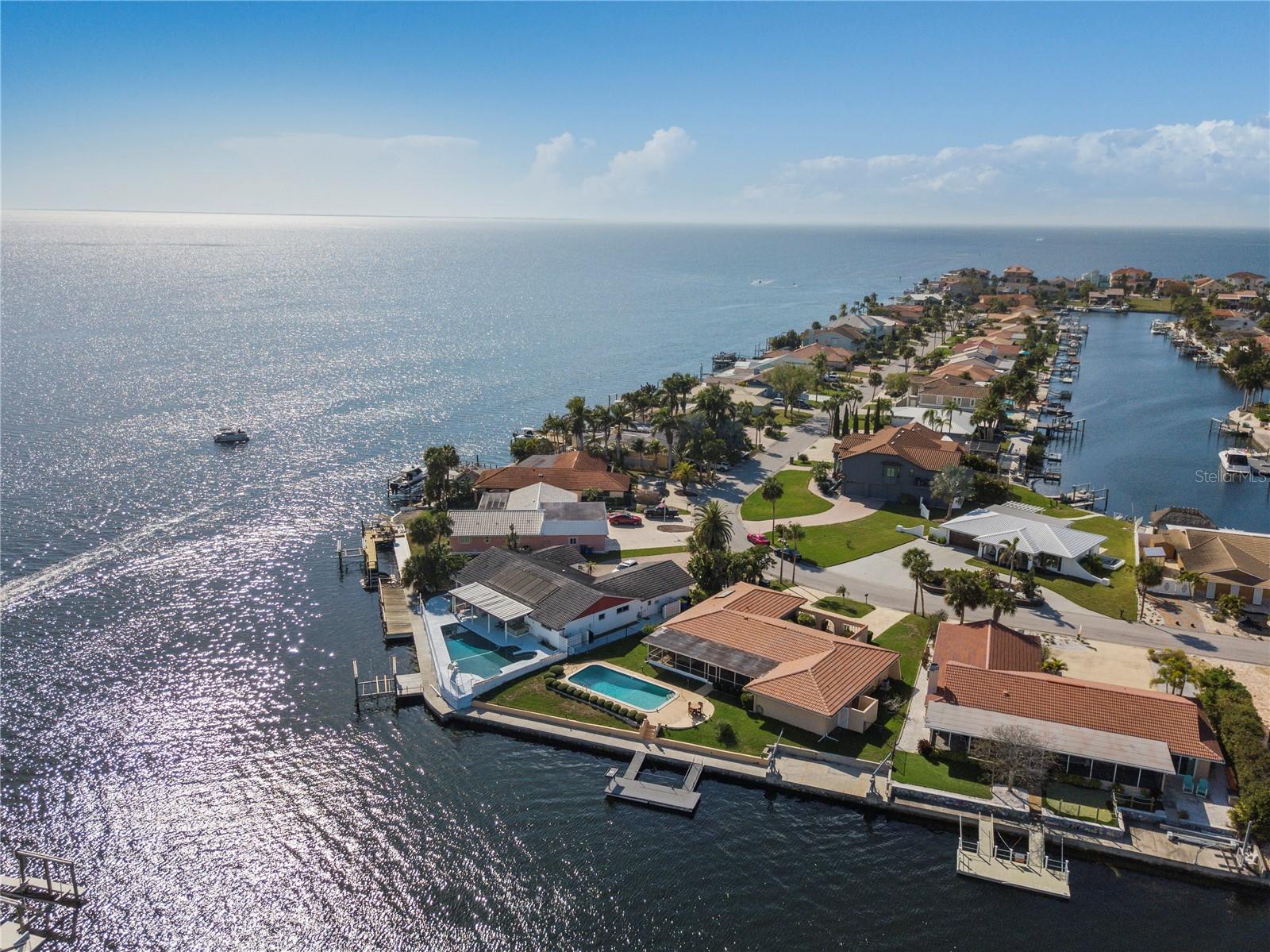 FLOR A MAR - Residential