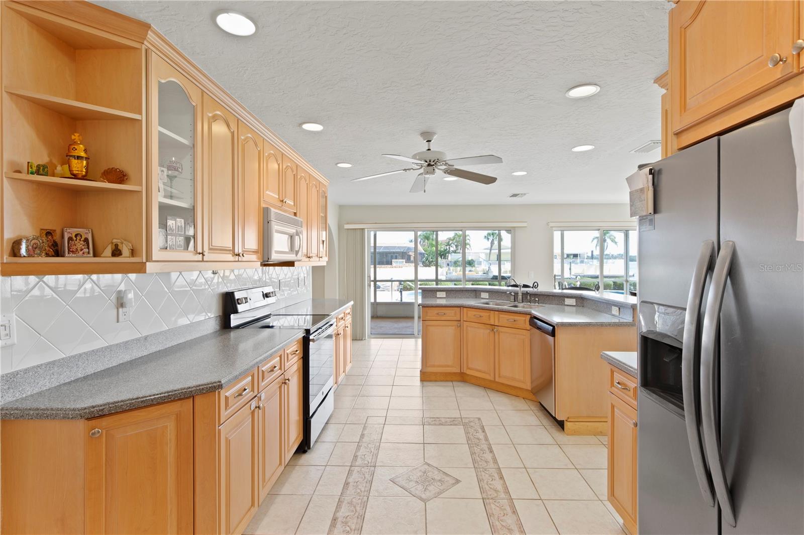 FLOR A MAR - Residential